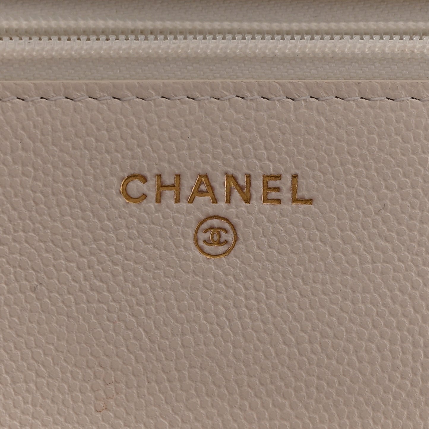 Caviar Quilted Wallet On Chain WOC White