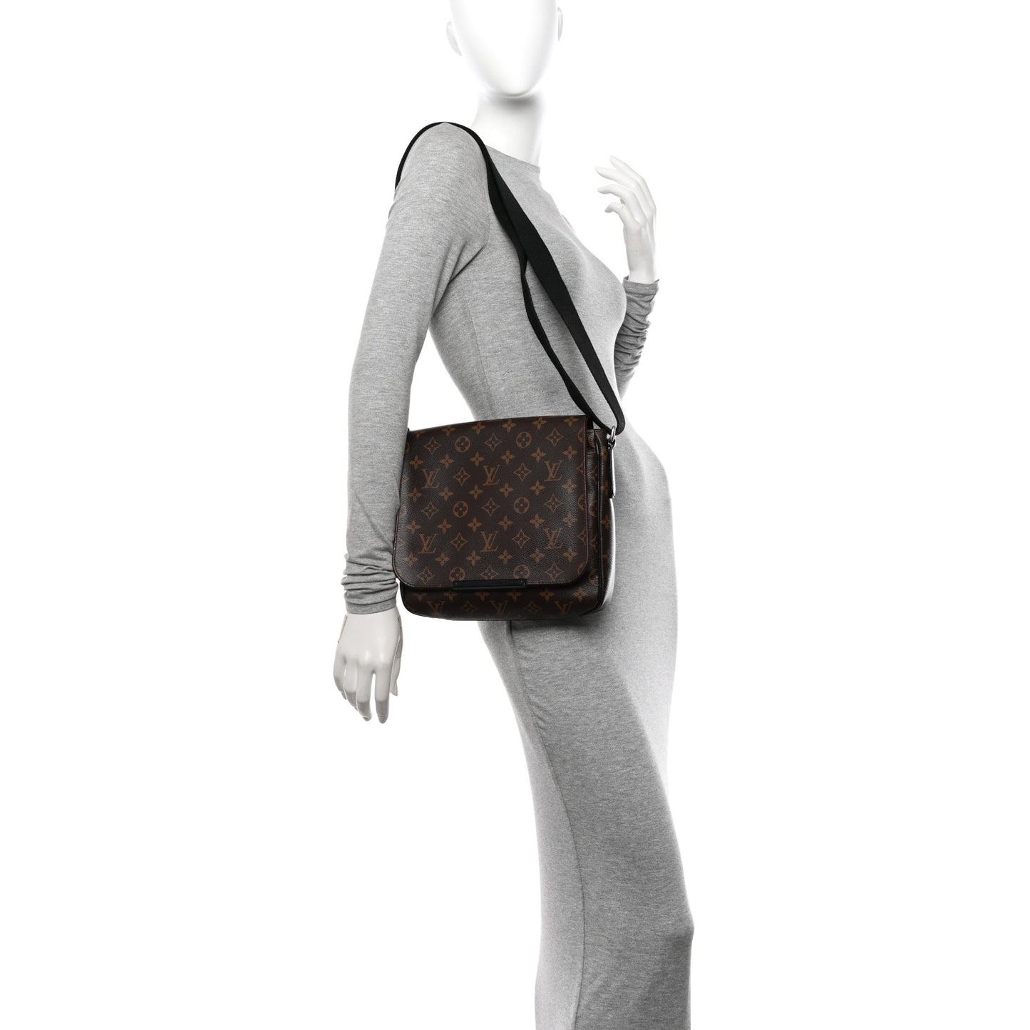 Monogram Macassar District PM