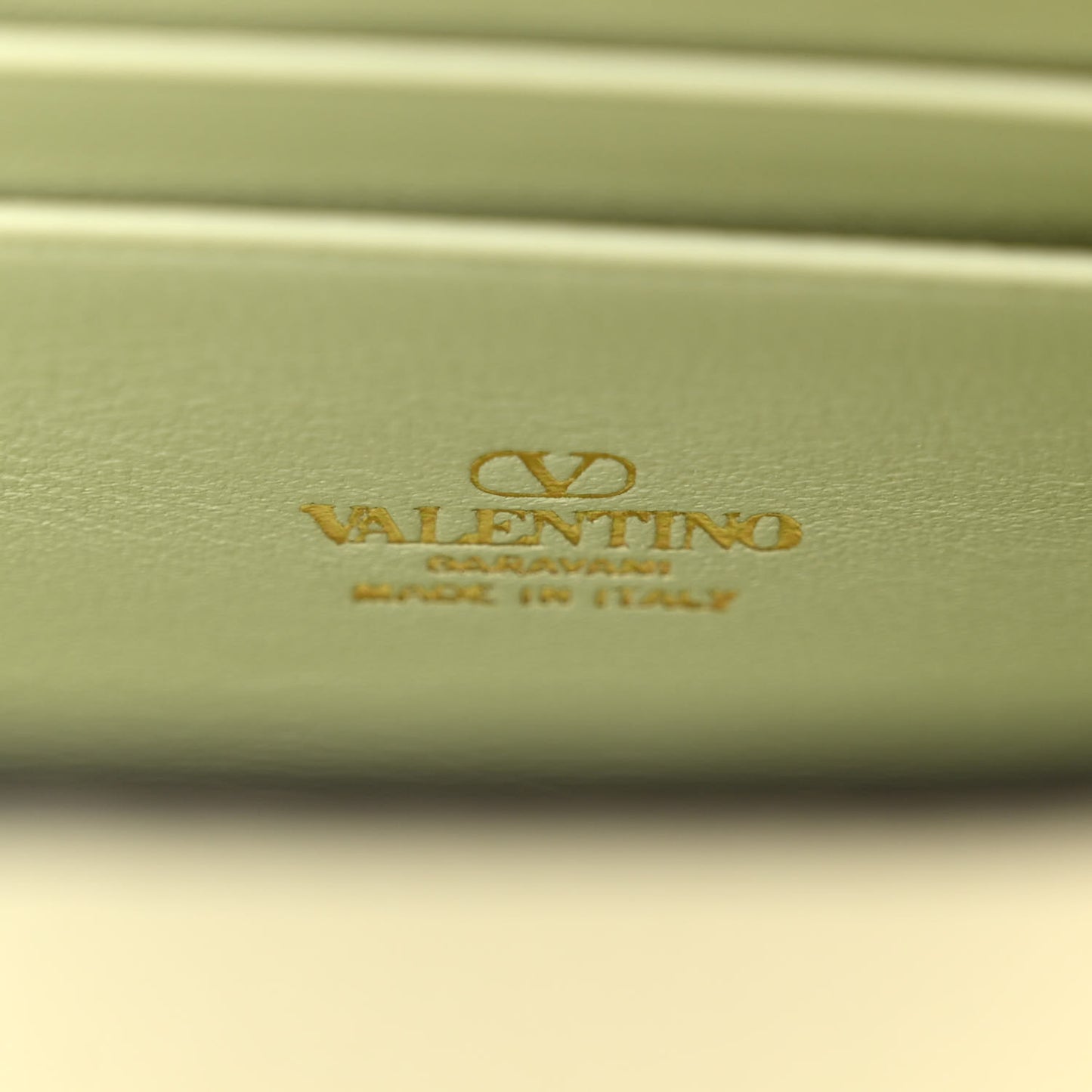 Grainy Calfskin Rockstud Flip Lock Wallet With Chain Meadow Mist