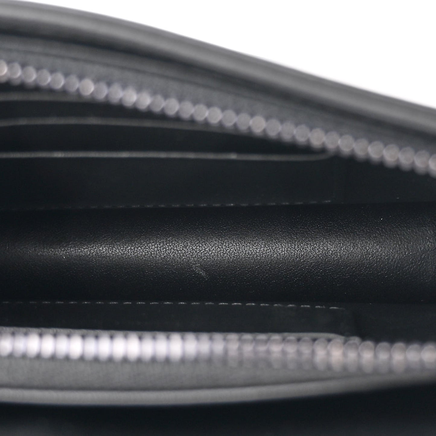 Calfskin Macrocannage Diamond Caro Zipped Pouch With Chain Black