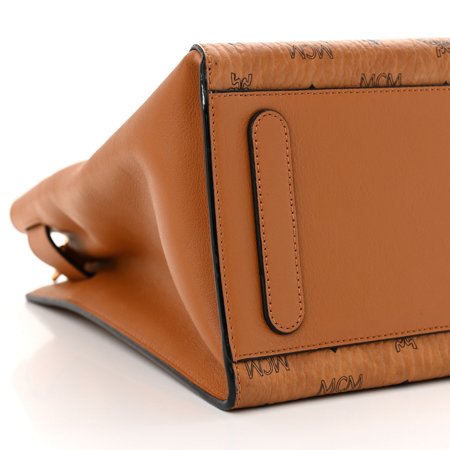 Visetos Calfskin Essential Bucket Bag Cognac