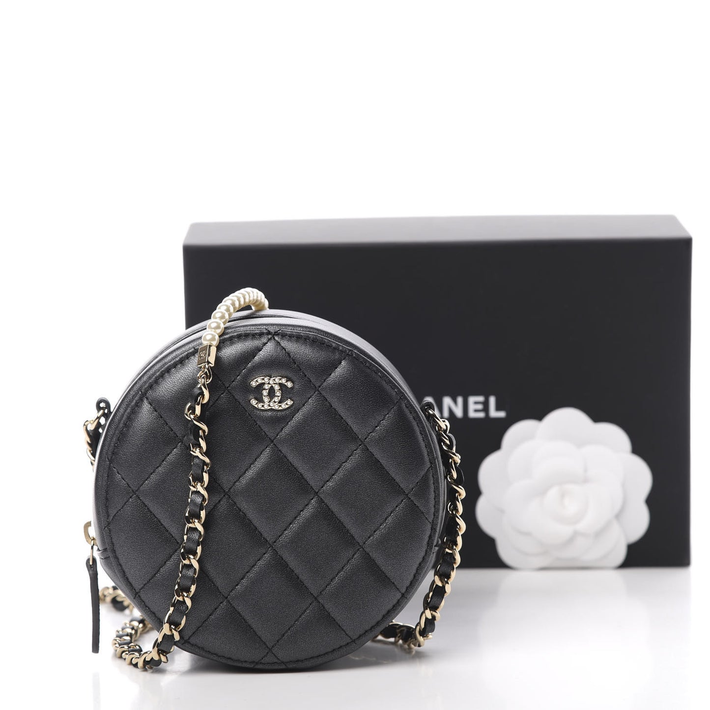 Iridescent Lambskin Quilted Pearl Round Clutch With Chain Black
