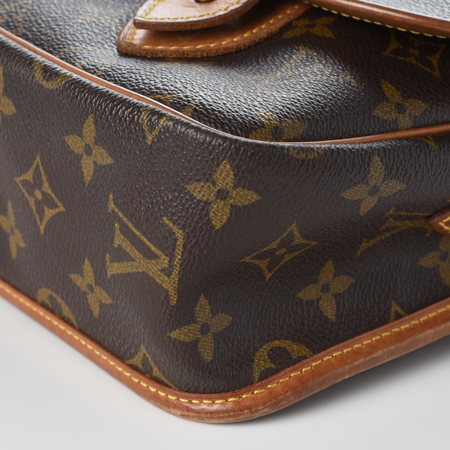 Louis Vuitton Monogram Sac Gibeciere PM 15 of 15