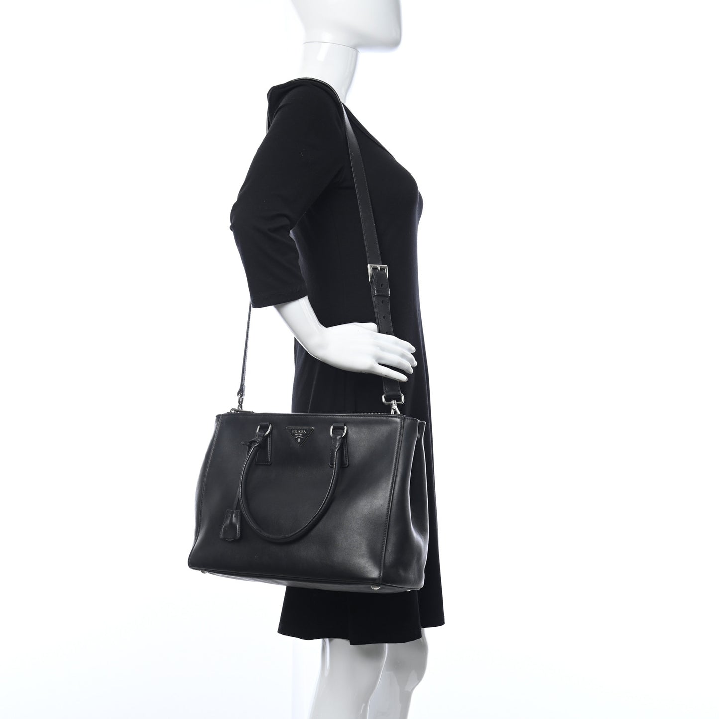 Soft Calfskin Galleria Double Zip Tote Black