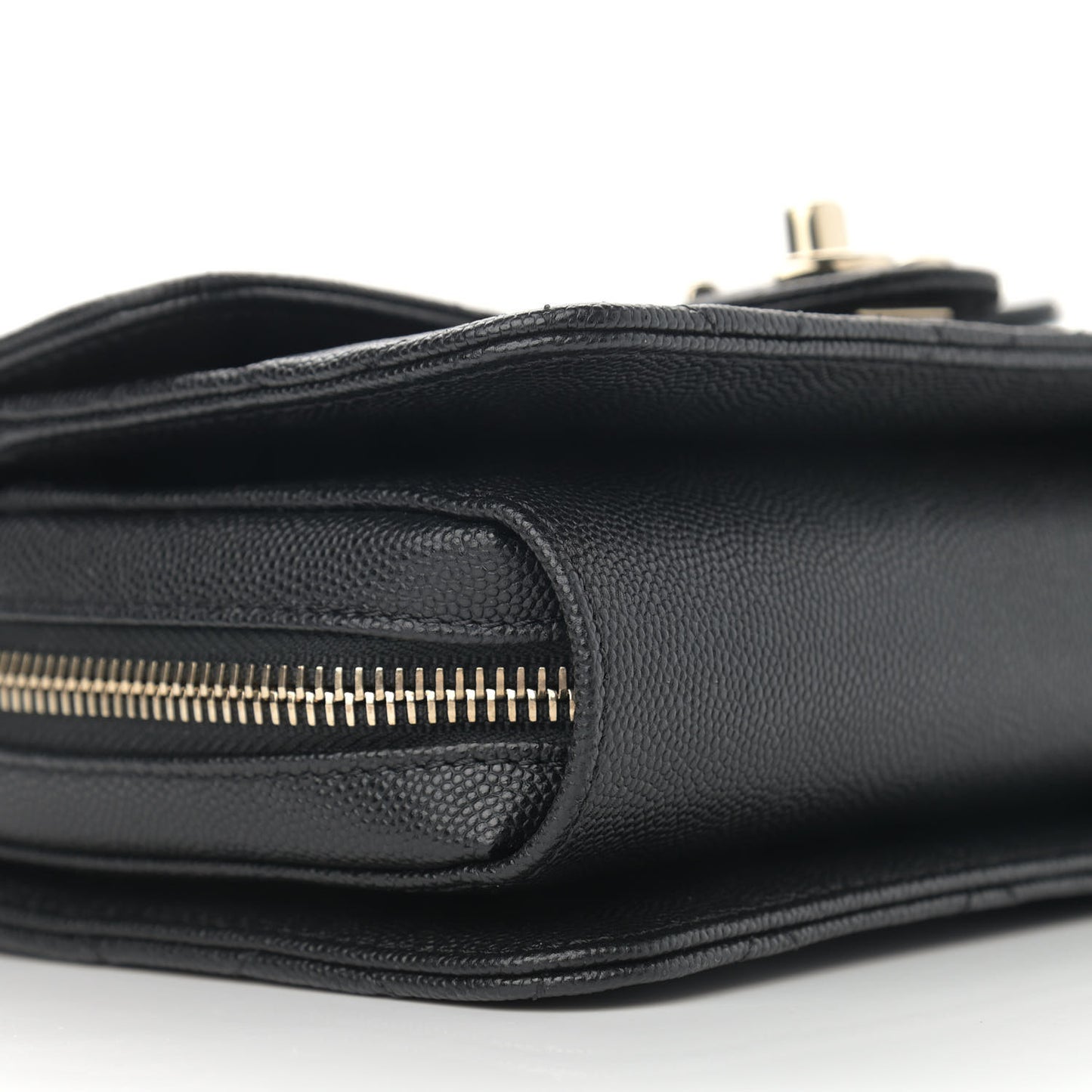 Caviar Quilted Like A Wallet Flap Black