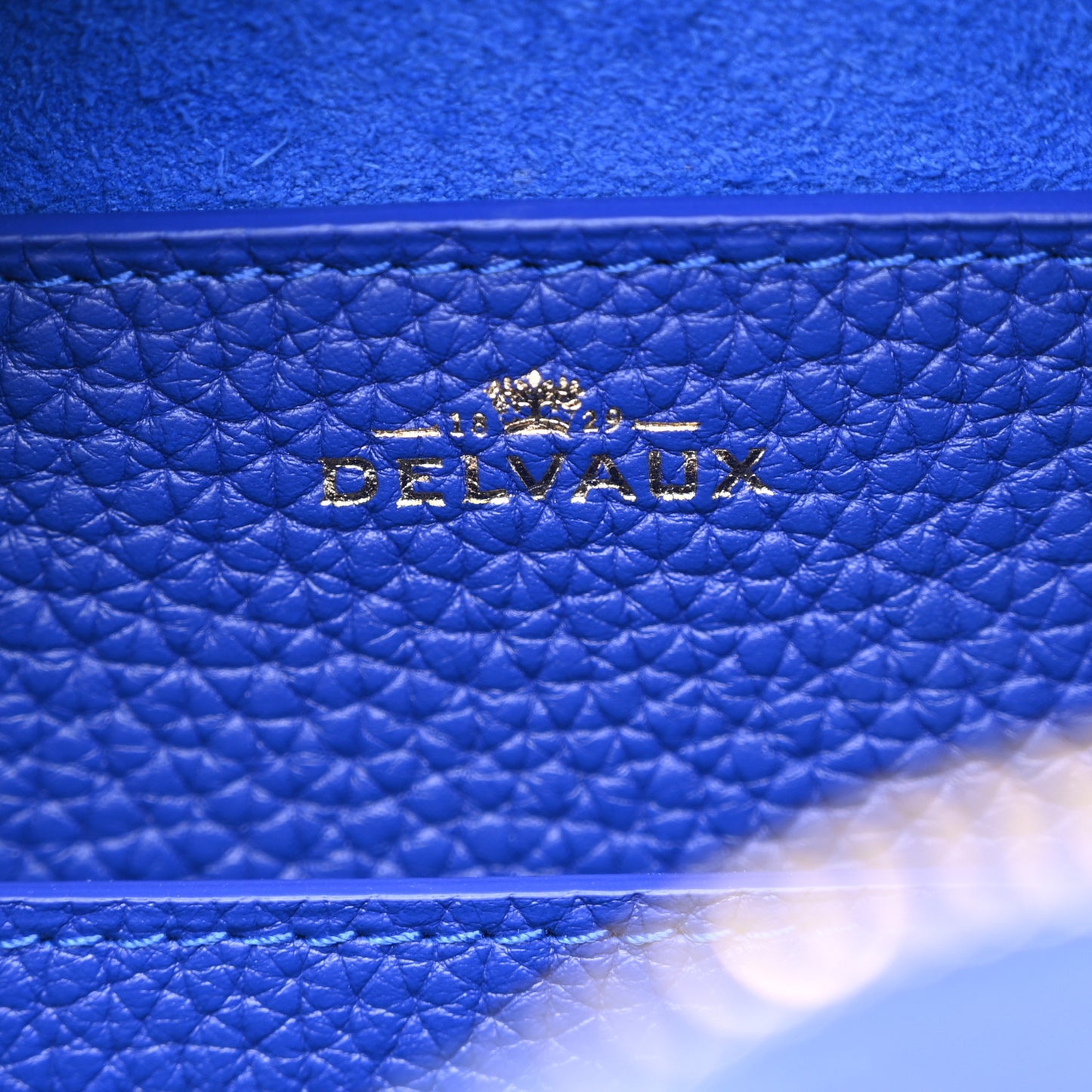 Taurillon Soft Cool Box MM Satchel Outremer