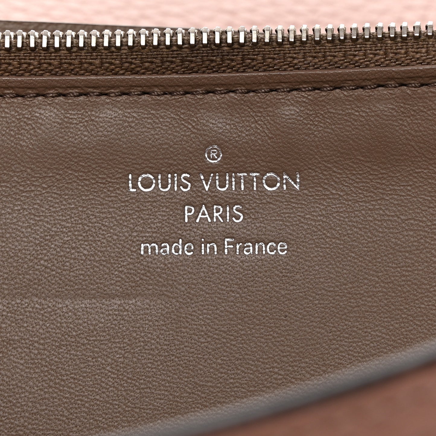 Taurillon Capucines Wallet Magnolia