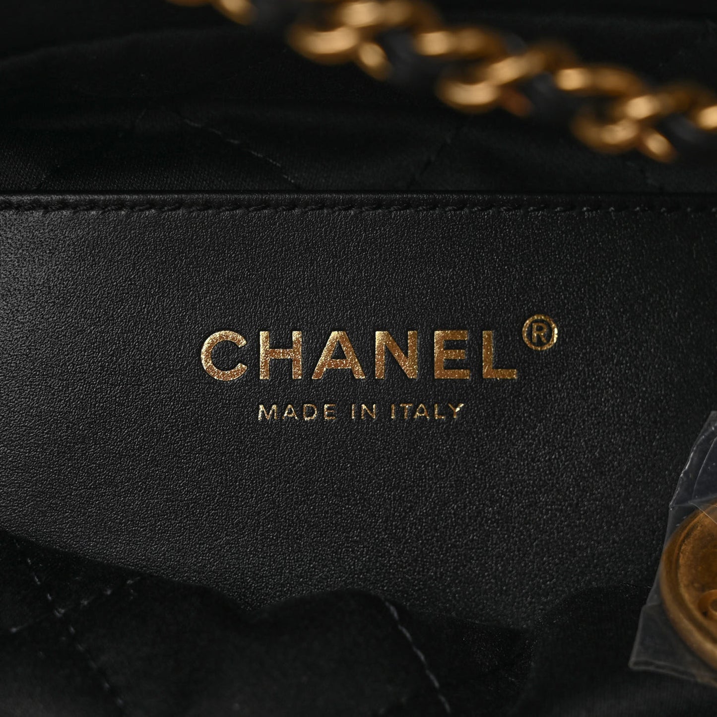 Shiny Caviar Quilted Monochrome Mini Chanel 22 Black