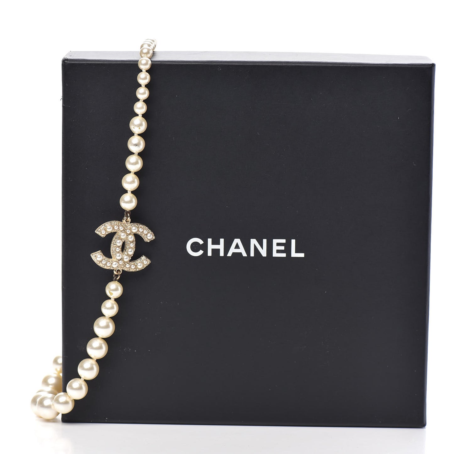 Graduated Pearl CC Short Necklace Gold