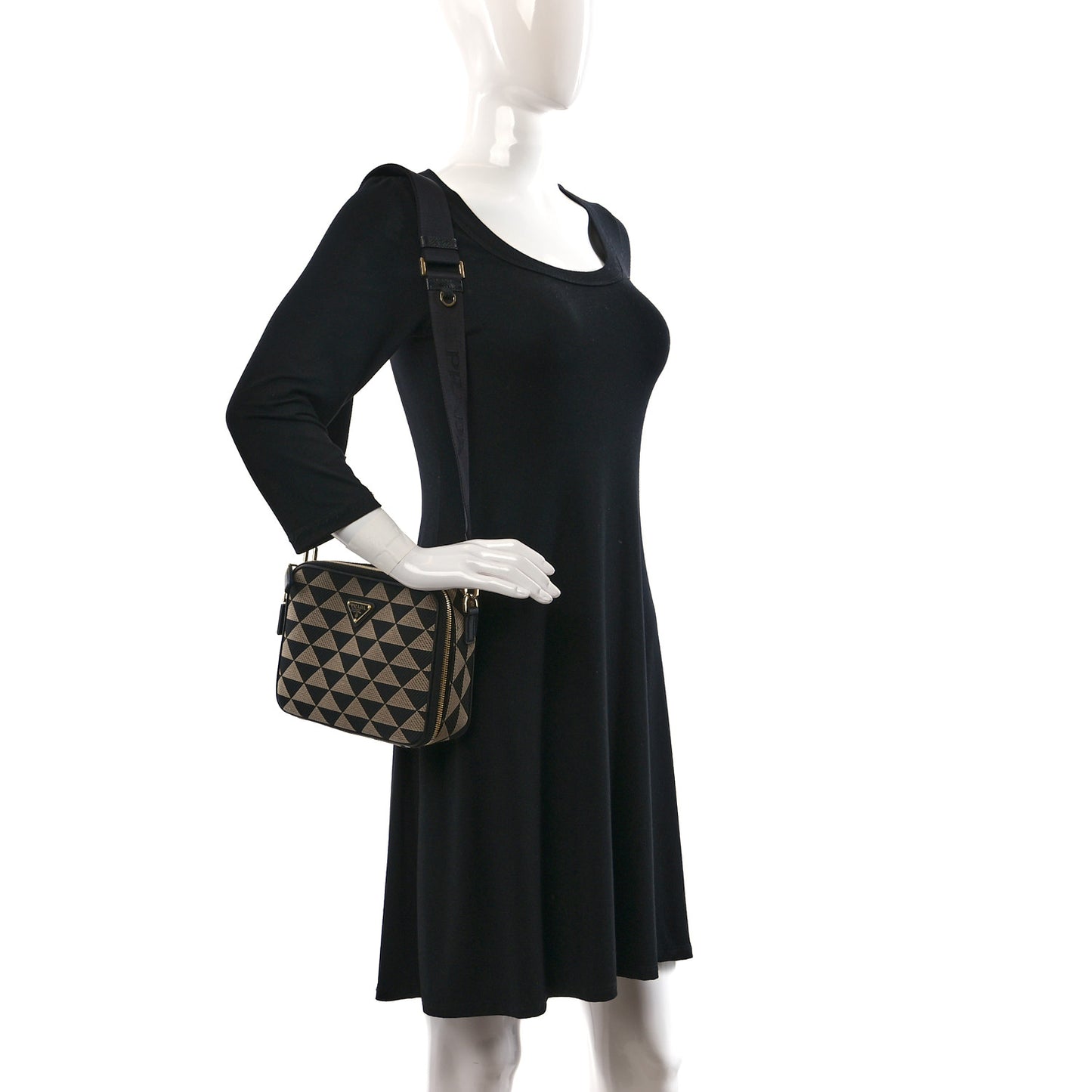 Jacquard Saffiano Triangolo Symbole Embroidered Medium Shoulder Bag Black Corda