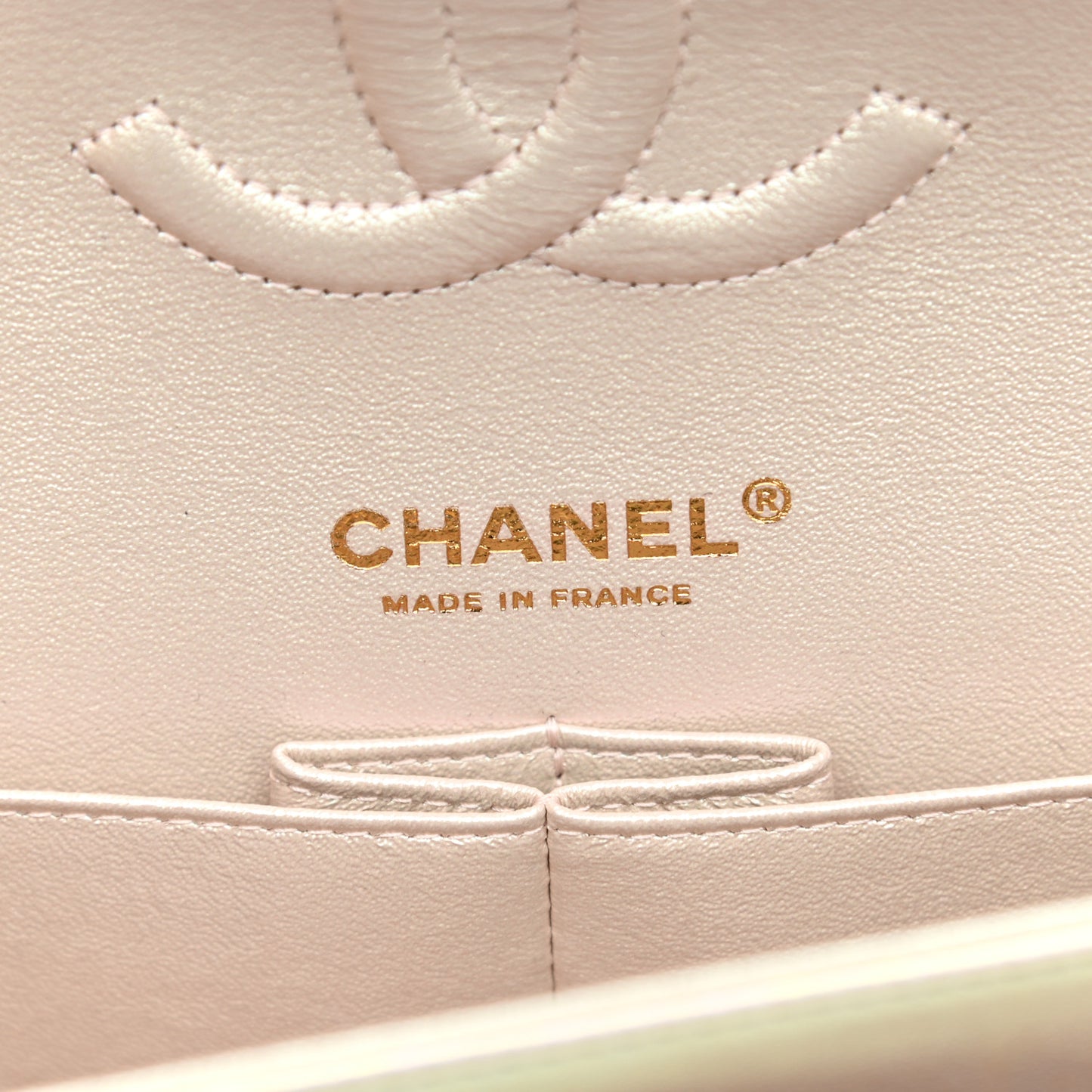 Iridescent Lambskin Quilted Medium Double Flap Ivory