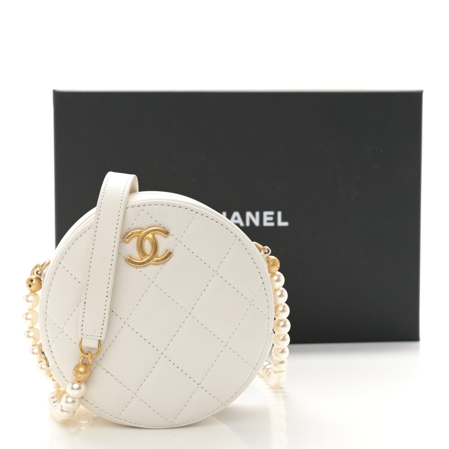 Calfskin Quilted Pearl Round Clutch With Chain White