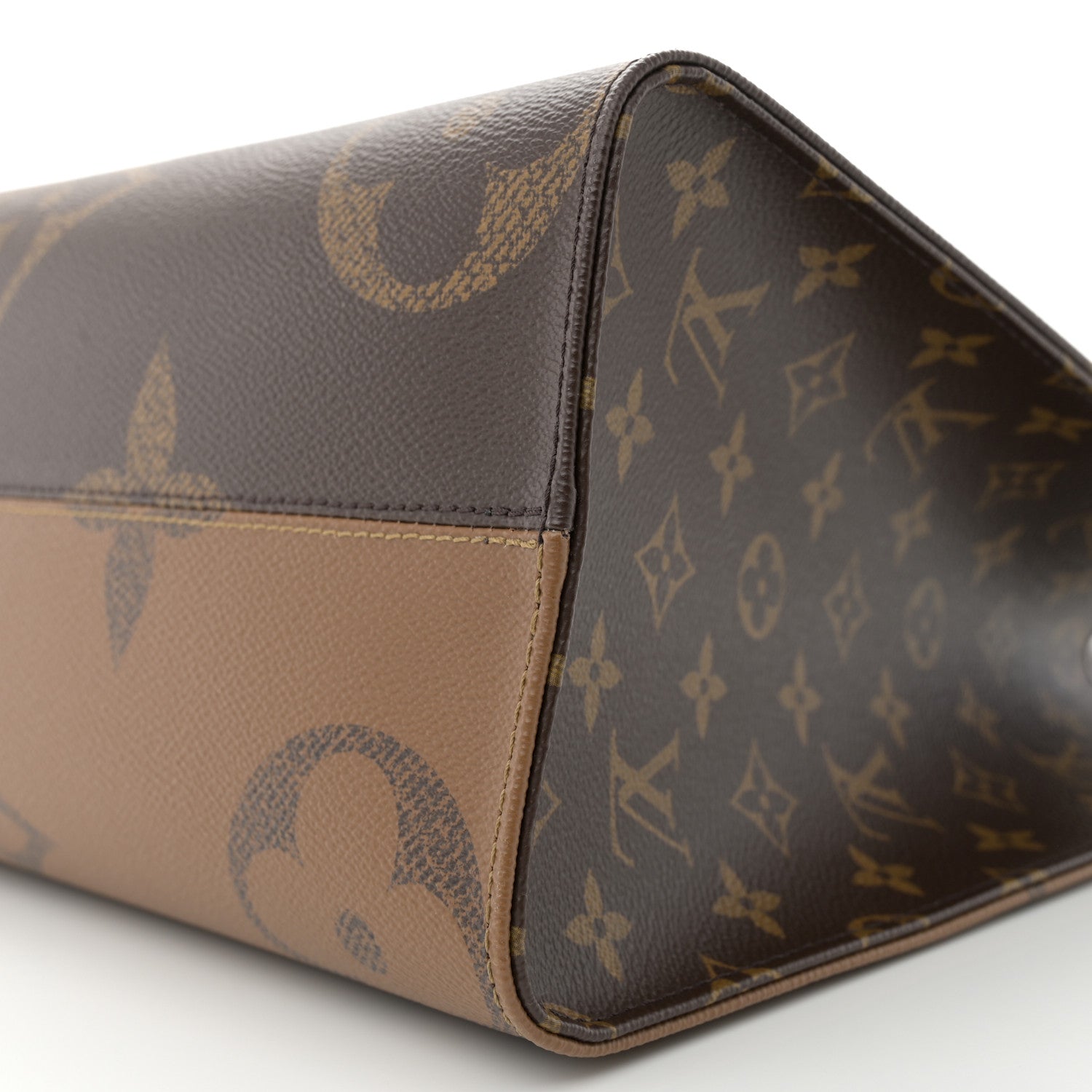 Louis Vuitton Reverse Monogram Giant Onthego MM 9 of 10