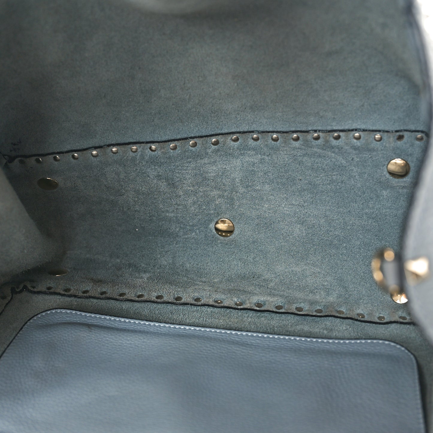 Pebbled Calfskin Medium Rockstud Tote Grey