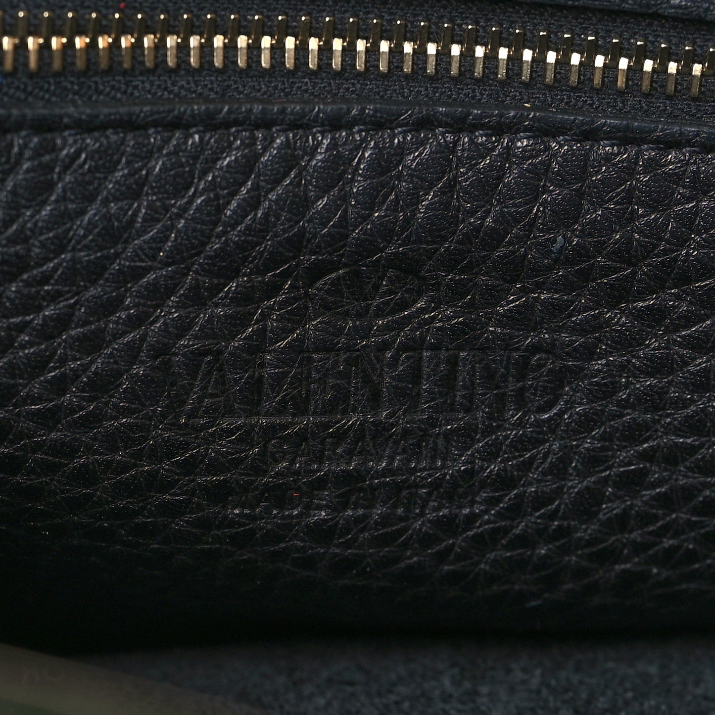 Pebbled Calfskin Mini Rockstud Flip-Lock Messenger Bag Black