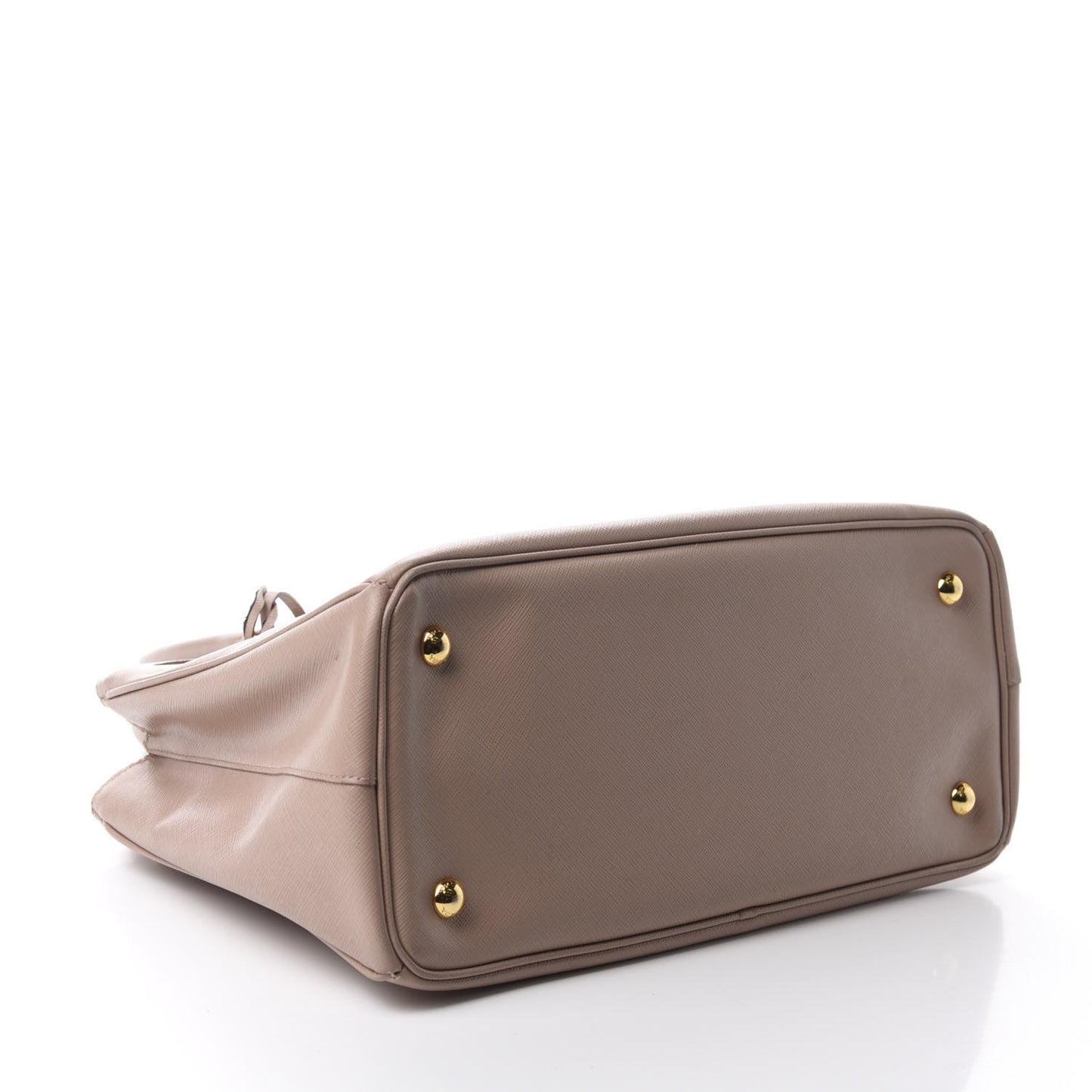 Saffiano Lux Medium Tote Cammeo