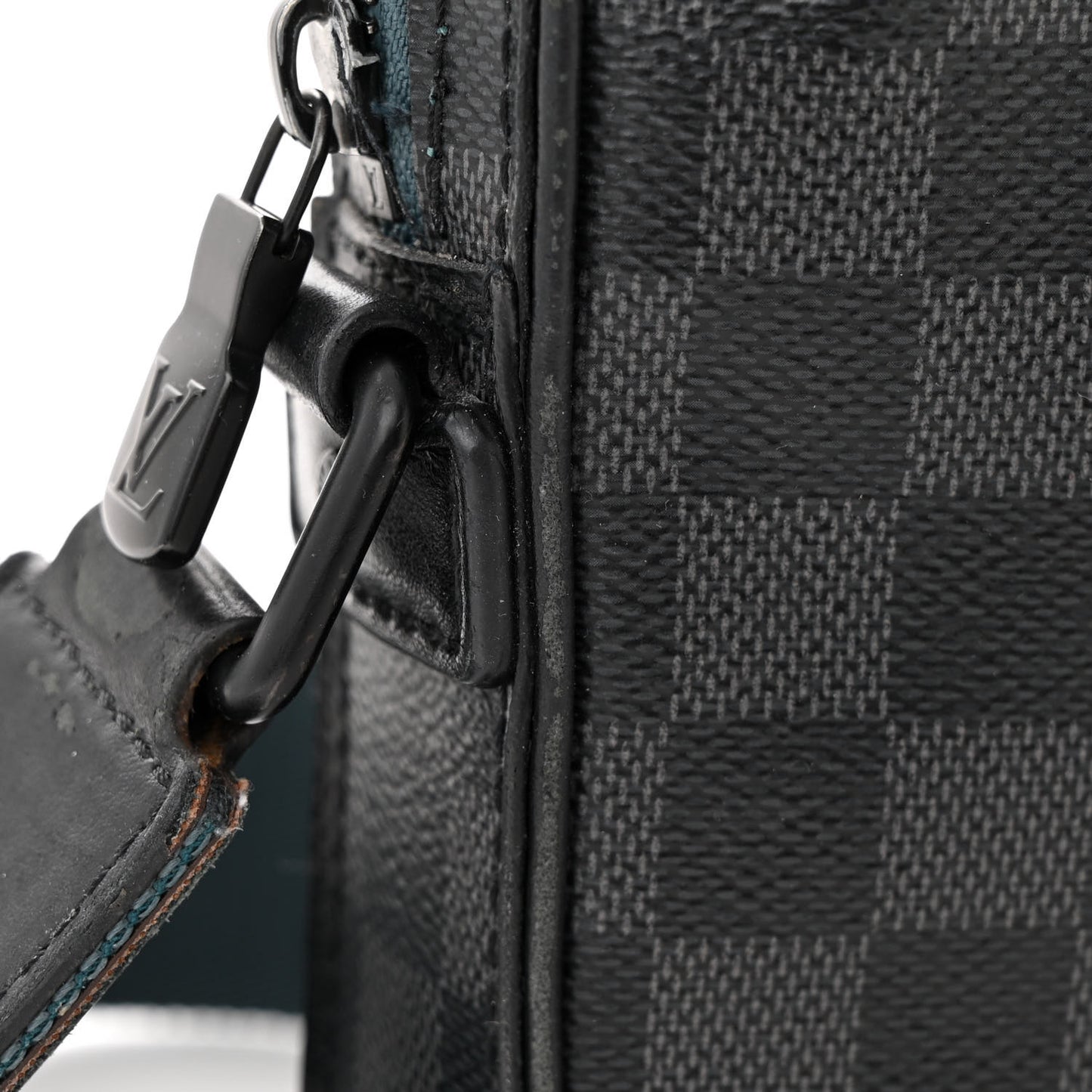 Damier Graphite Alpha Messenger Bag