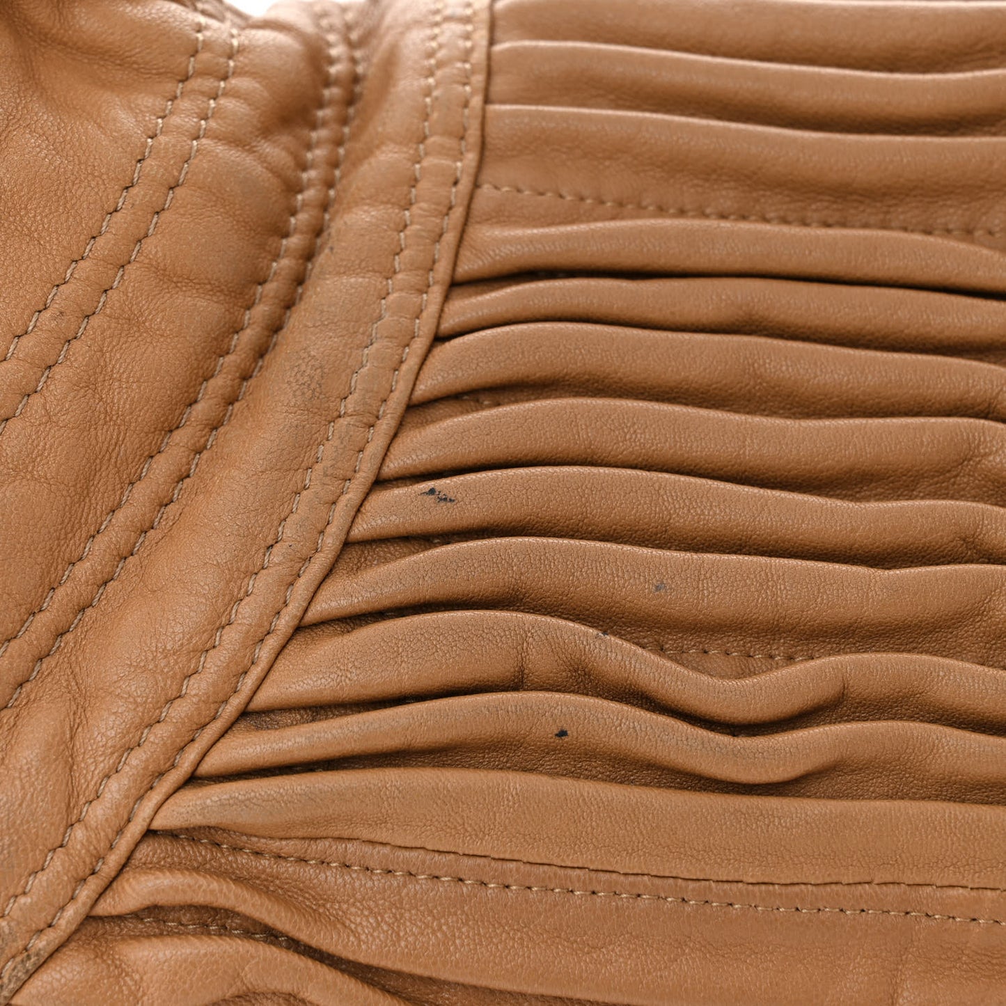Nappa Pleated Nuvolata Spy Bone