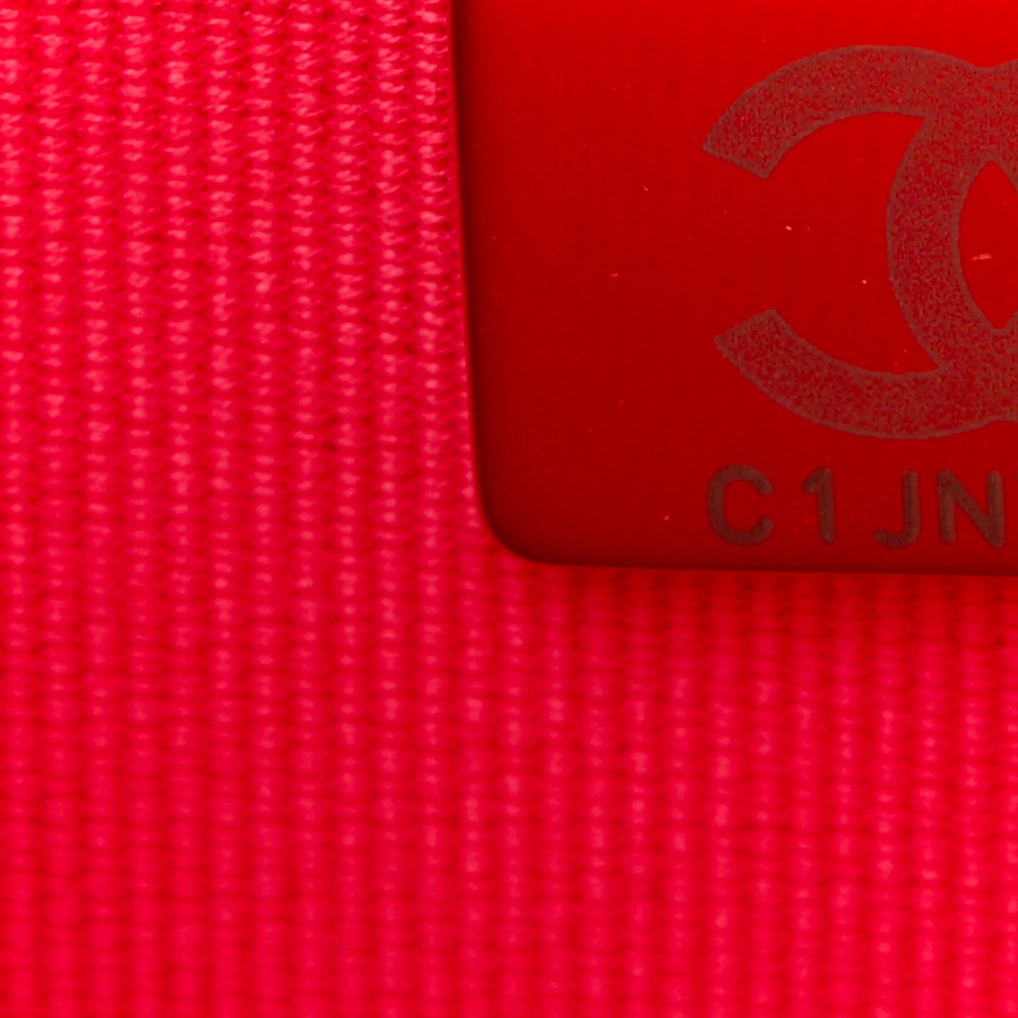 Caviar Quilted Wallet on Chain WOC Fuchsia