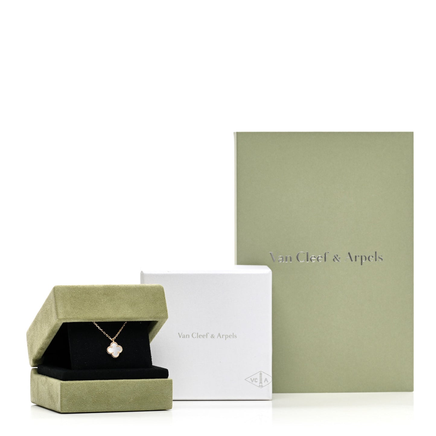 18K Yellow Gold Mother of Pearl Sweet Alhambra Pendant Necklace