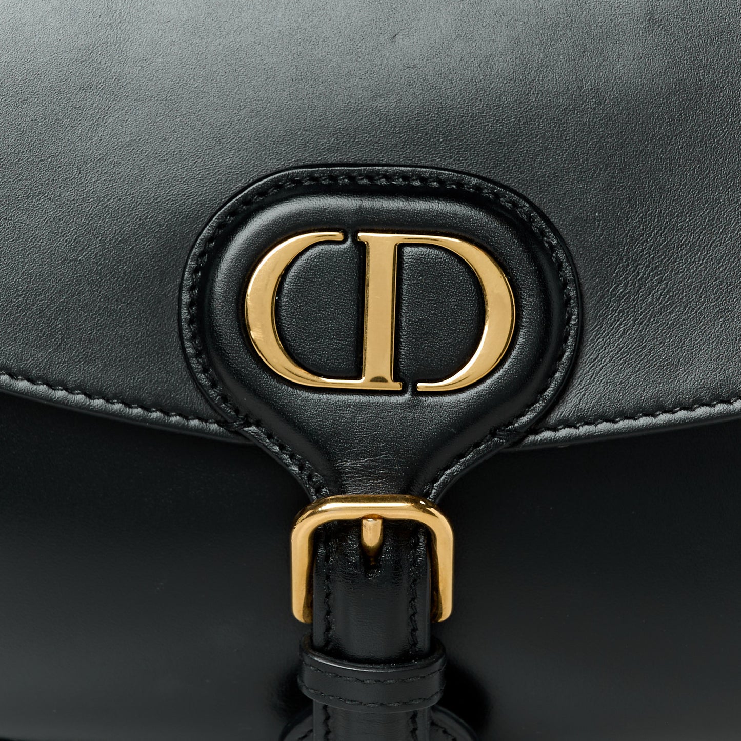 Box Calfskin Medium Bobby Flap Black