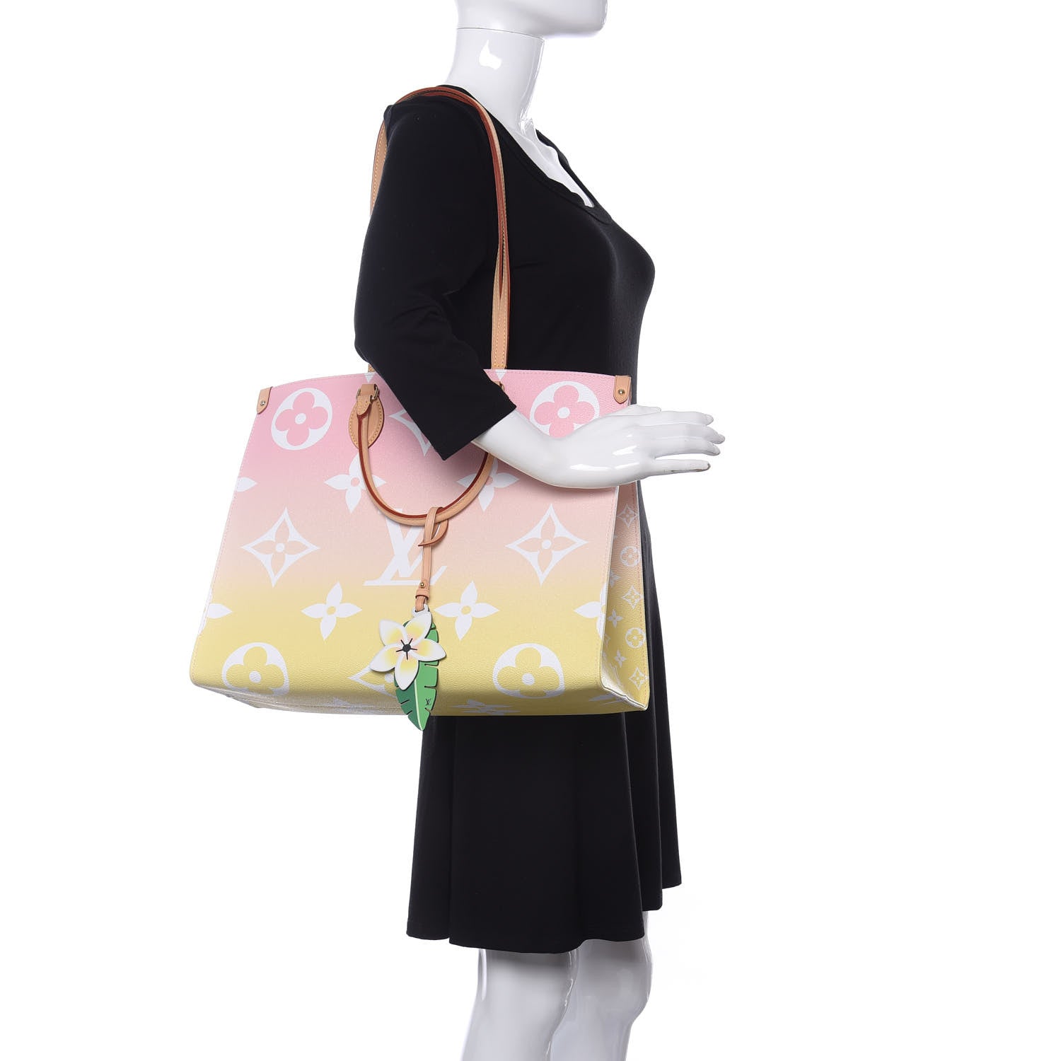 Louis Vuitton Monogram Giant By The Pool Onthego GM Light Pink 2 of 9