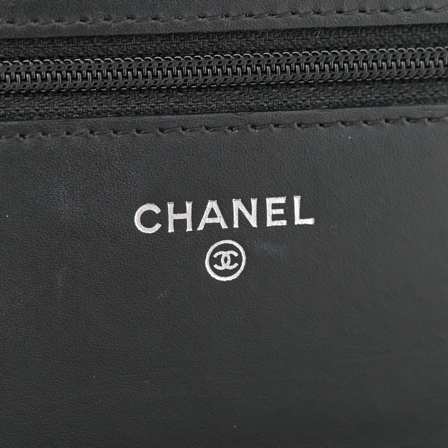 Patent Quilted Wallet On Chain WOC Black