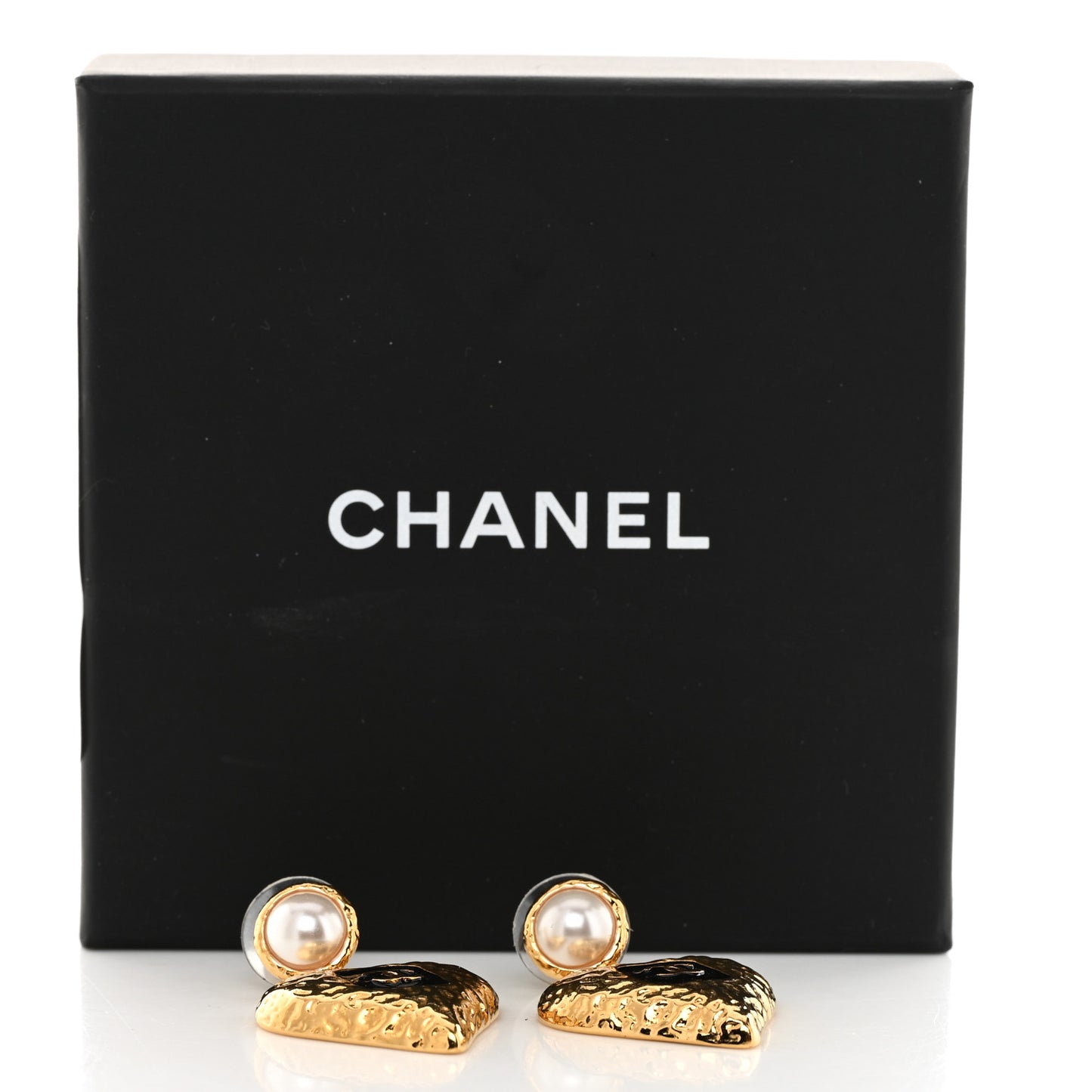 Metal Pearl Resin CC Heart Drop Earrings Gold Black