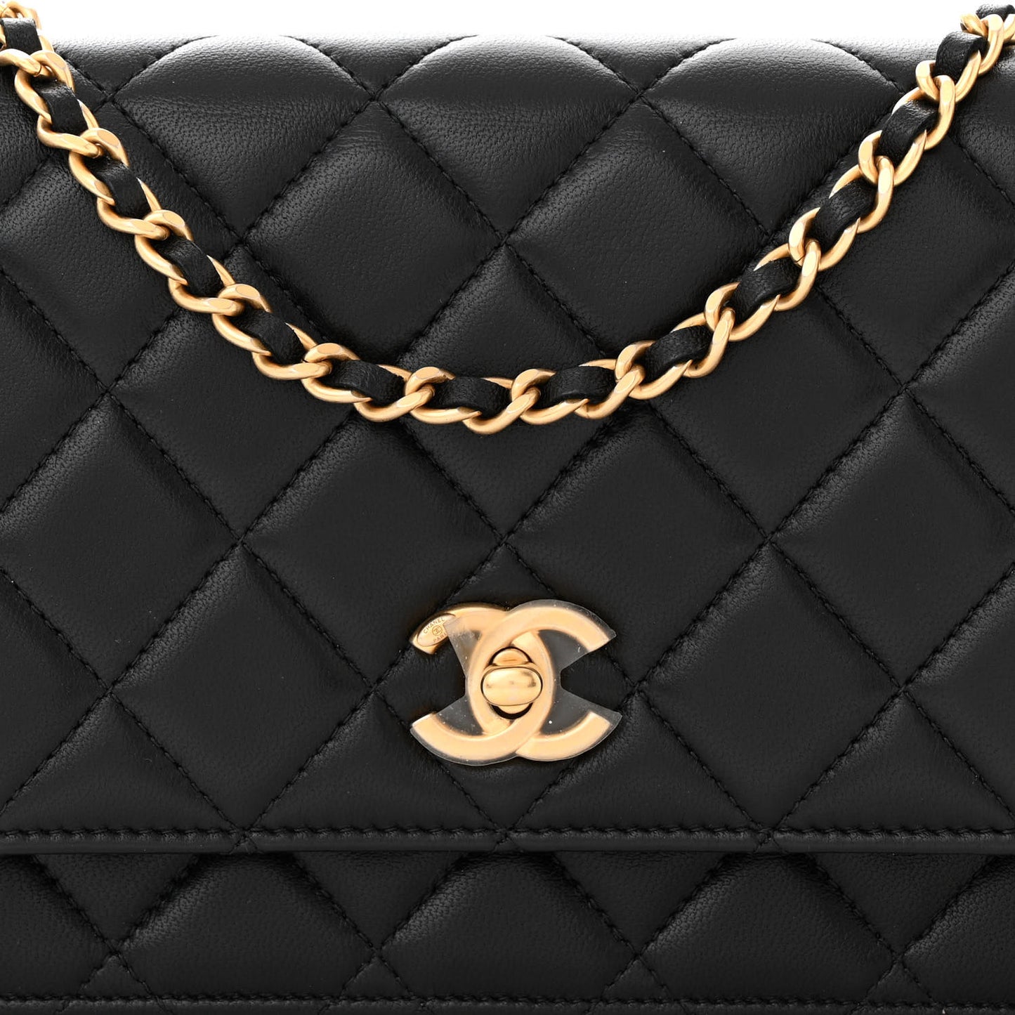 Lambskin Quilted CC Pearl Crush Wallet on Chain WOC Black