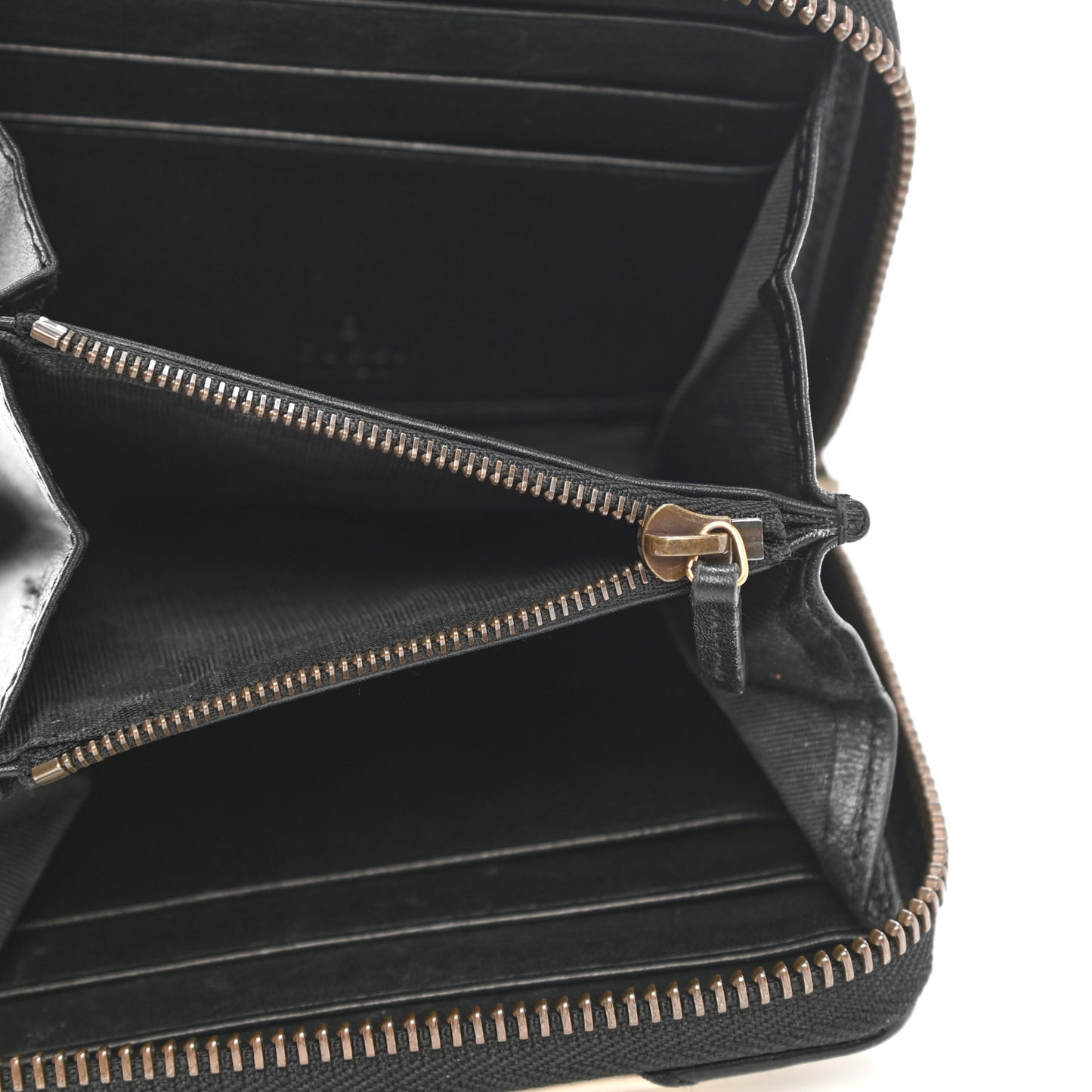 Calfskin Matelasse Small Marmont 2.0 Zip Black White