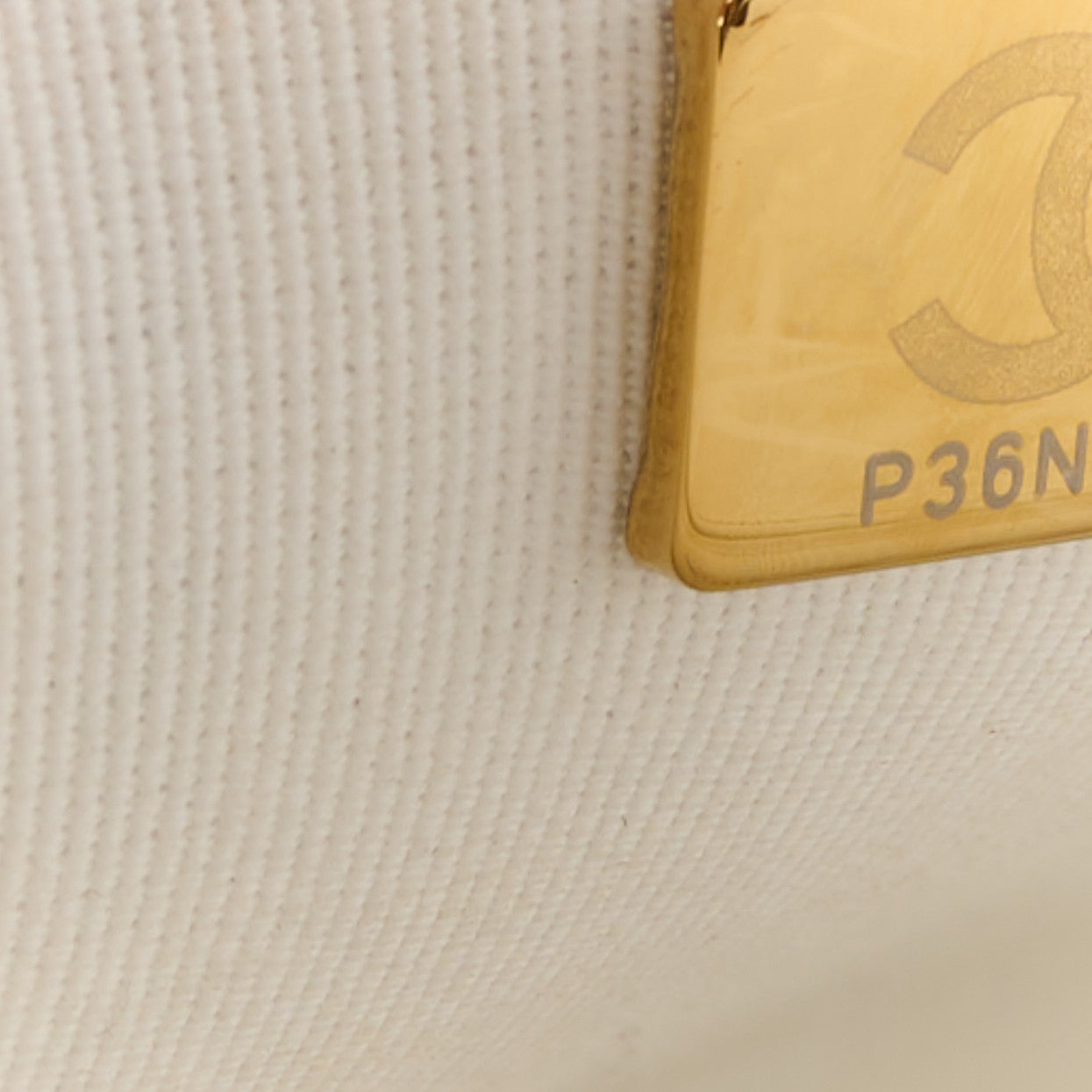 Caviar Quilted Medium Boy Flap White