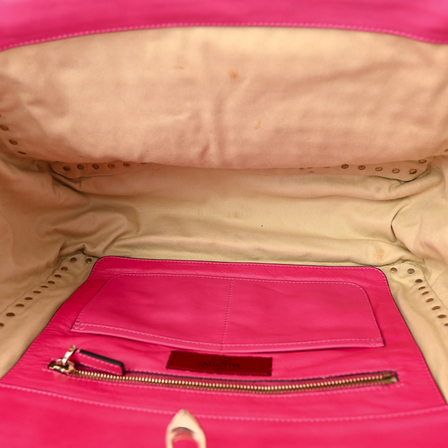 Vitello Medium Rockstud All Over Tote Pop Fuxia