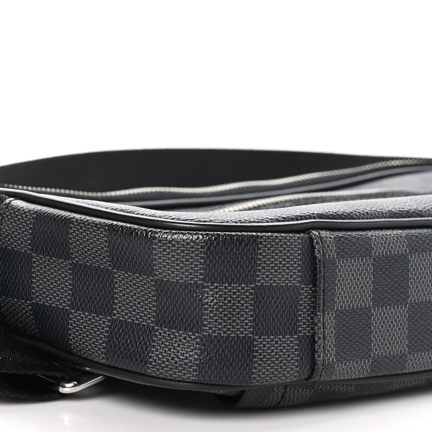 Damier Graphite Ambler