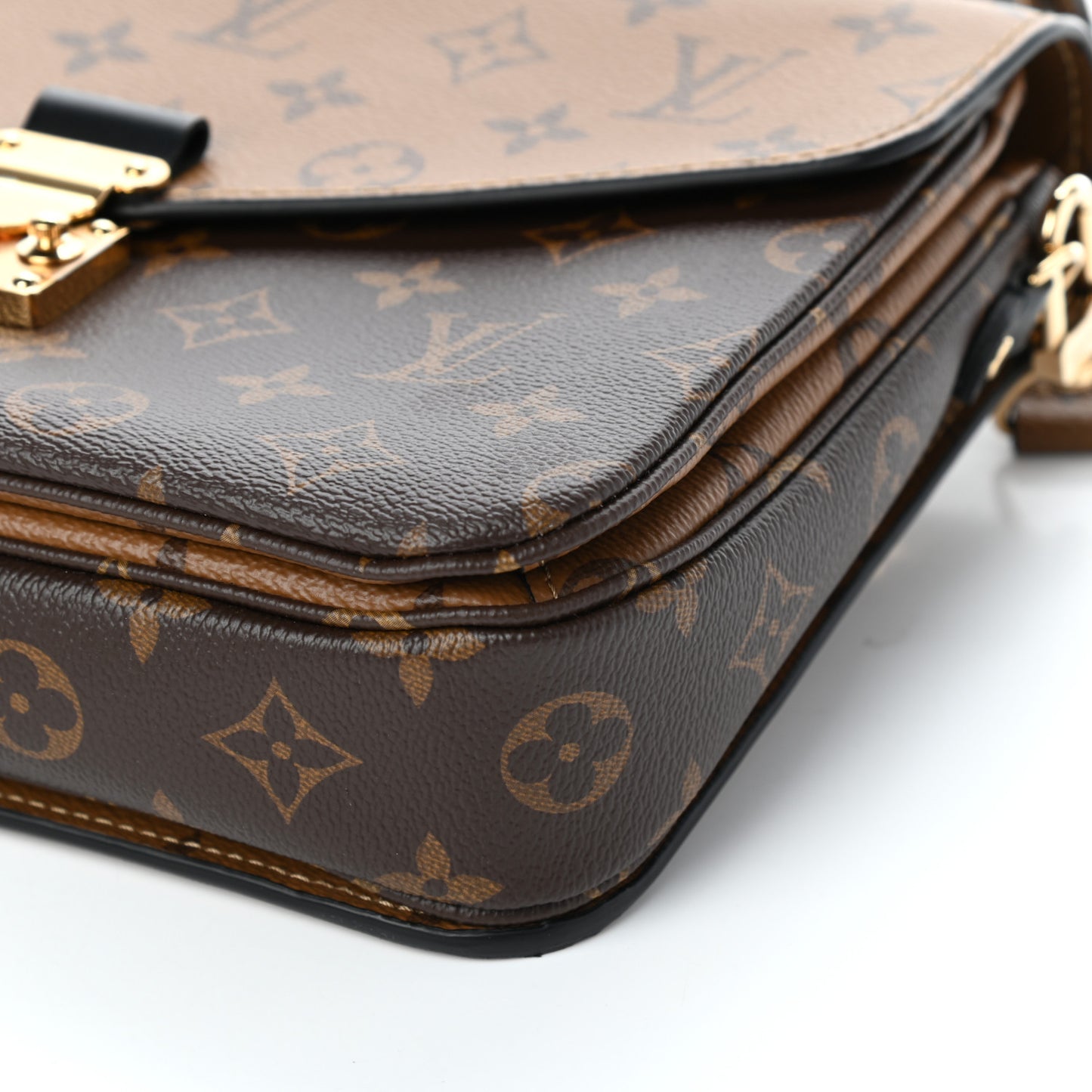 Reverse Monogram Pochette Metis