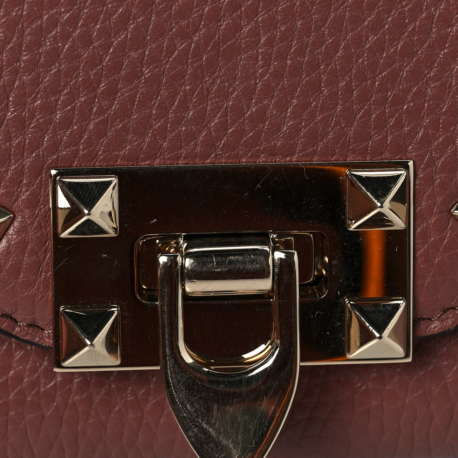 Valentino Garavani Pebbled Calfskin Rockstud Flip Lock Wallet On Chain English Rose 7 of 8