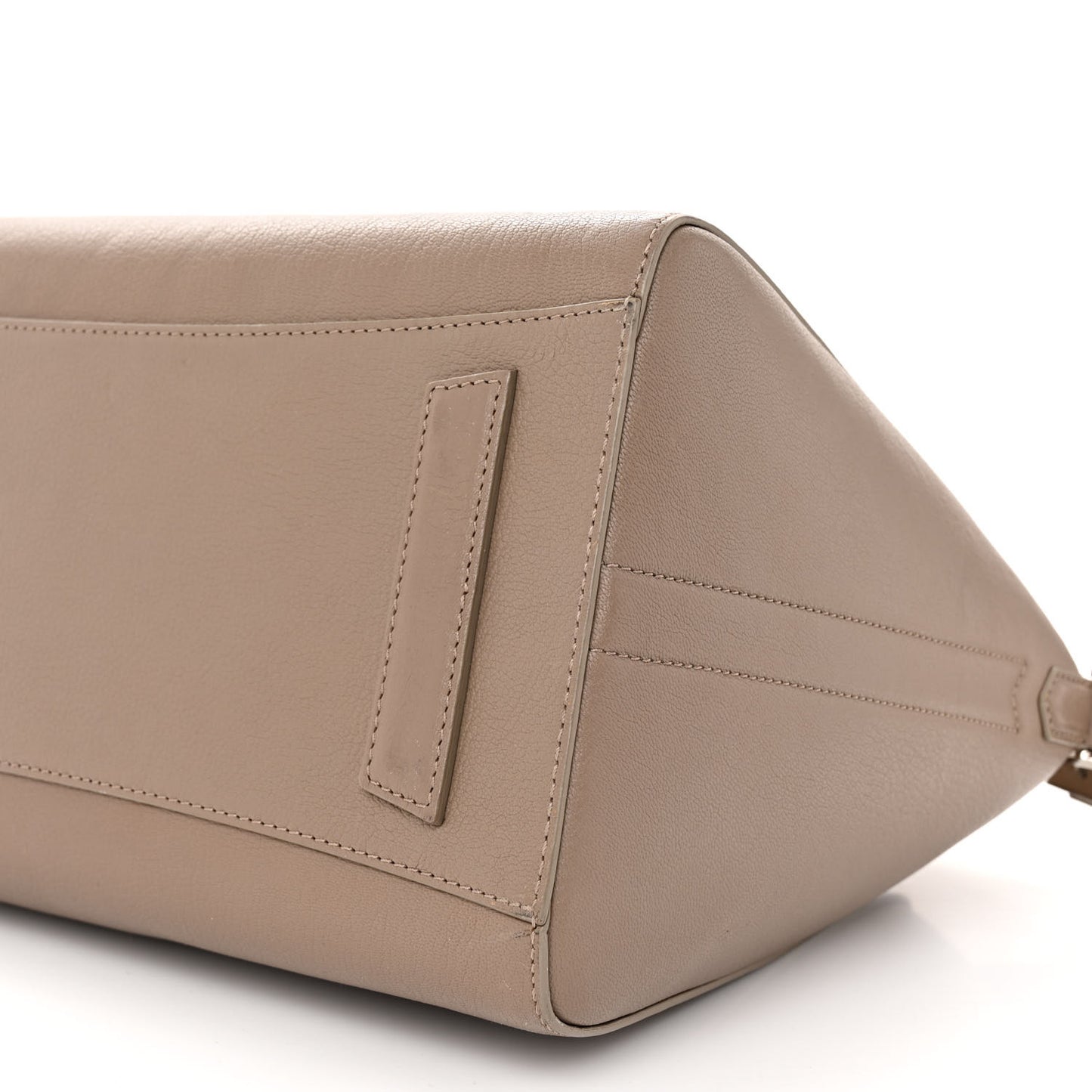 Sugar Goatskin Medium Antigona Sand