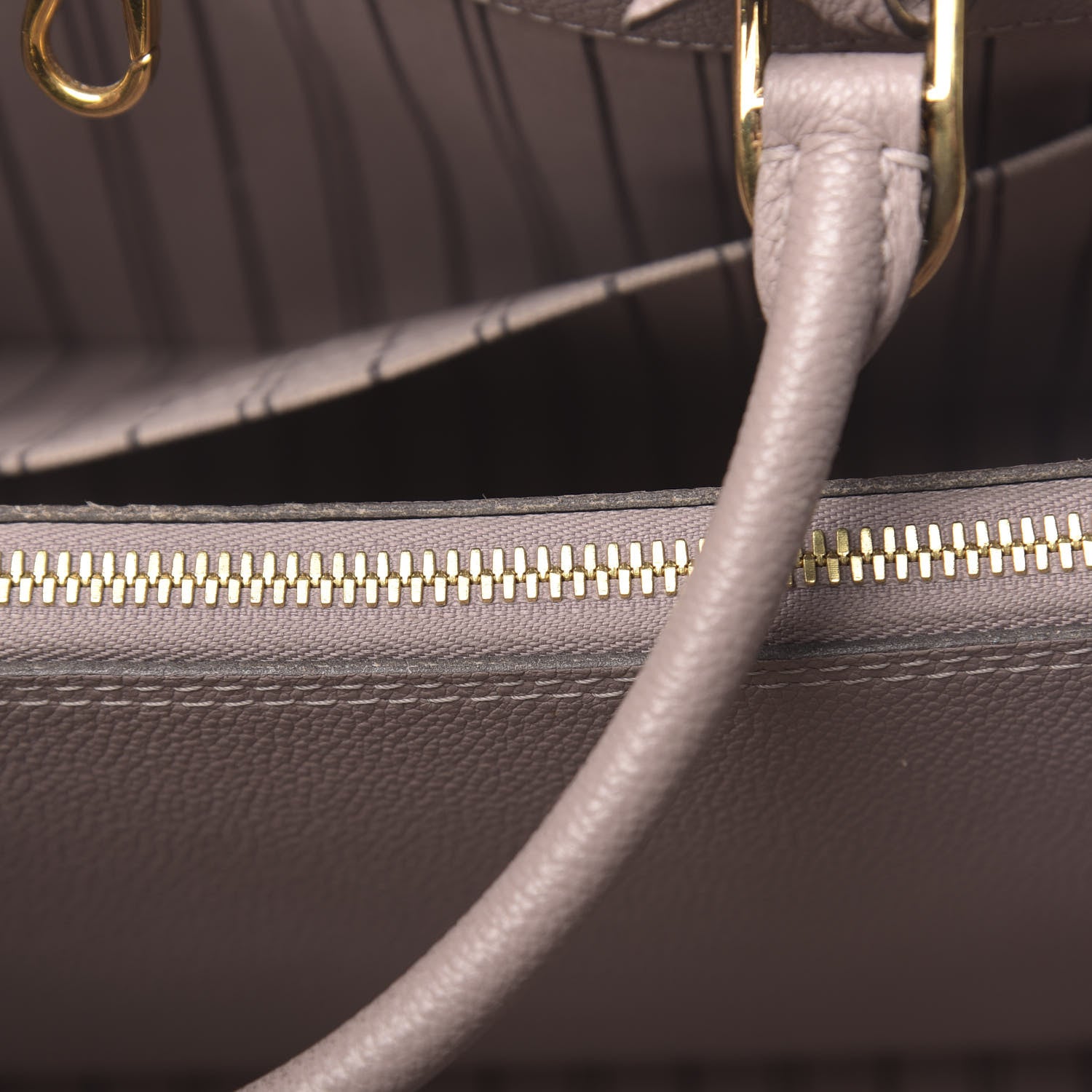 Louis Vuitton Empreinte Montaigne MM Mastic 13 of 20