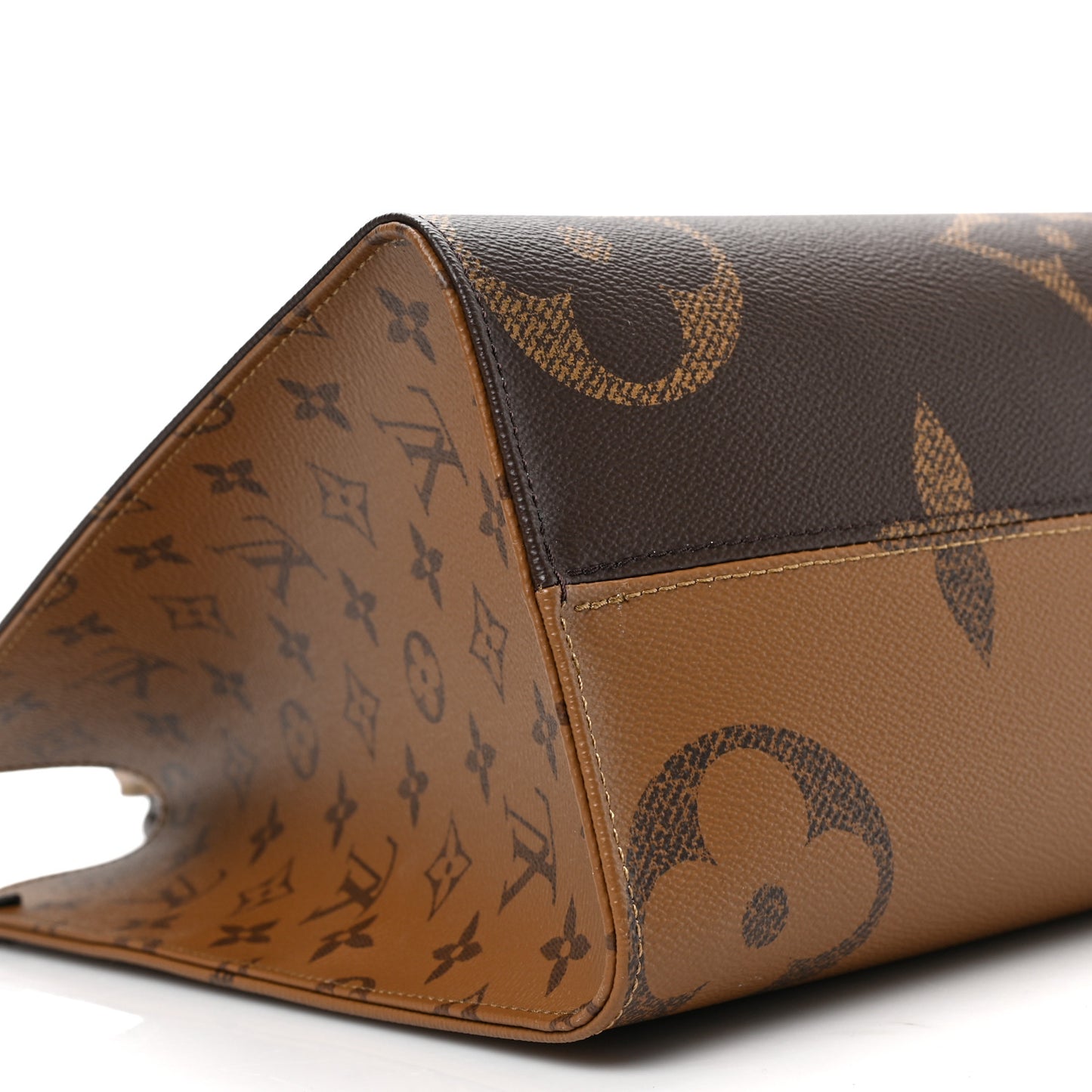 Reverse Monogram Giant Onthego MM