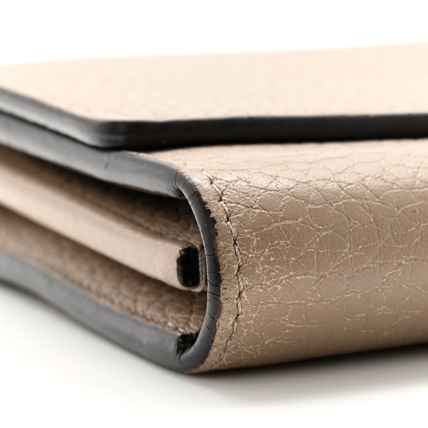 Taurillon Capucines Wallet Galet