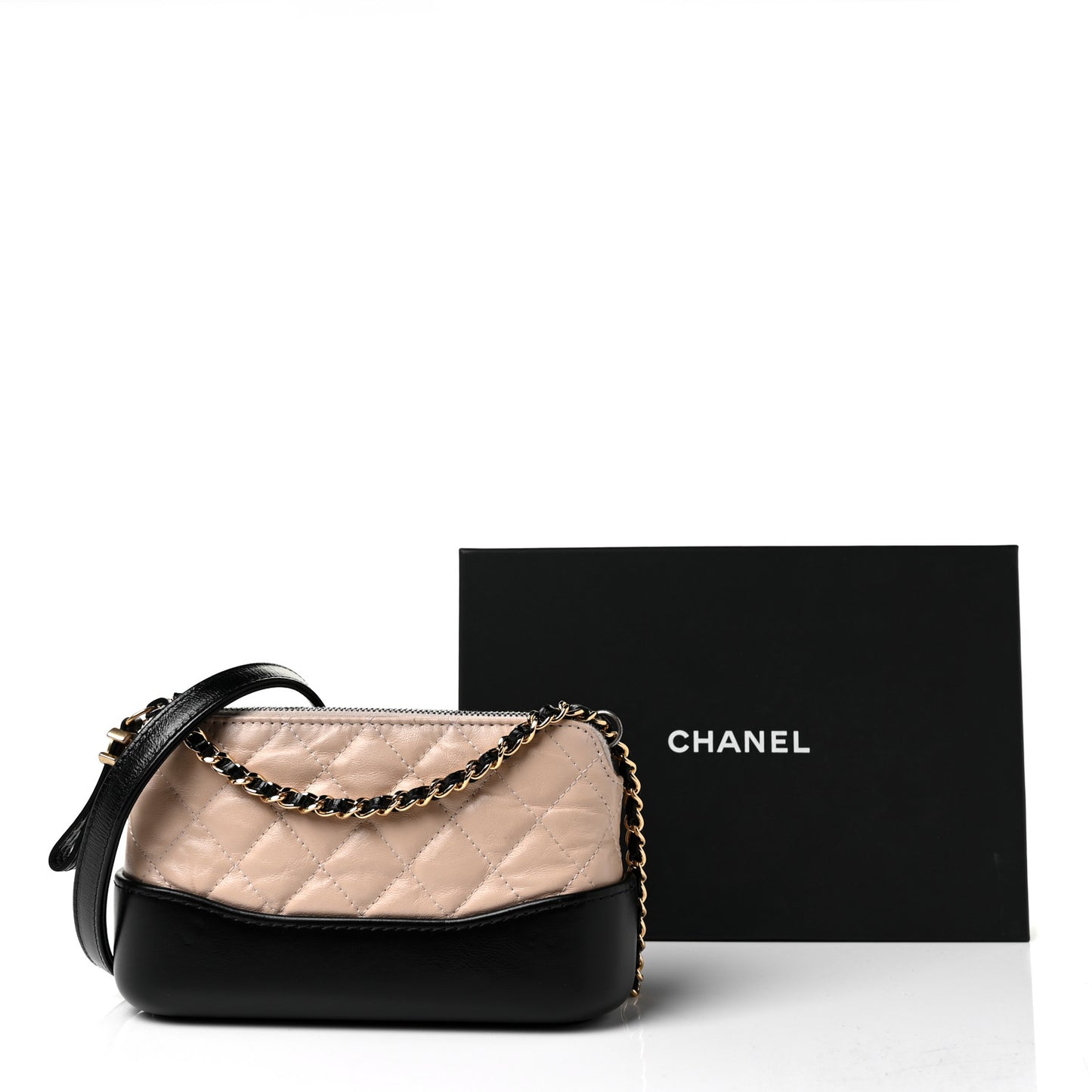 Aged Calfskin Quilted Small Gabrielle Clutch With Chain Beige Black