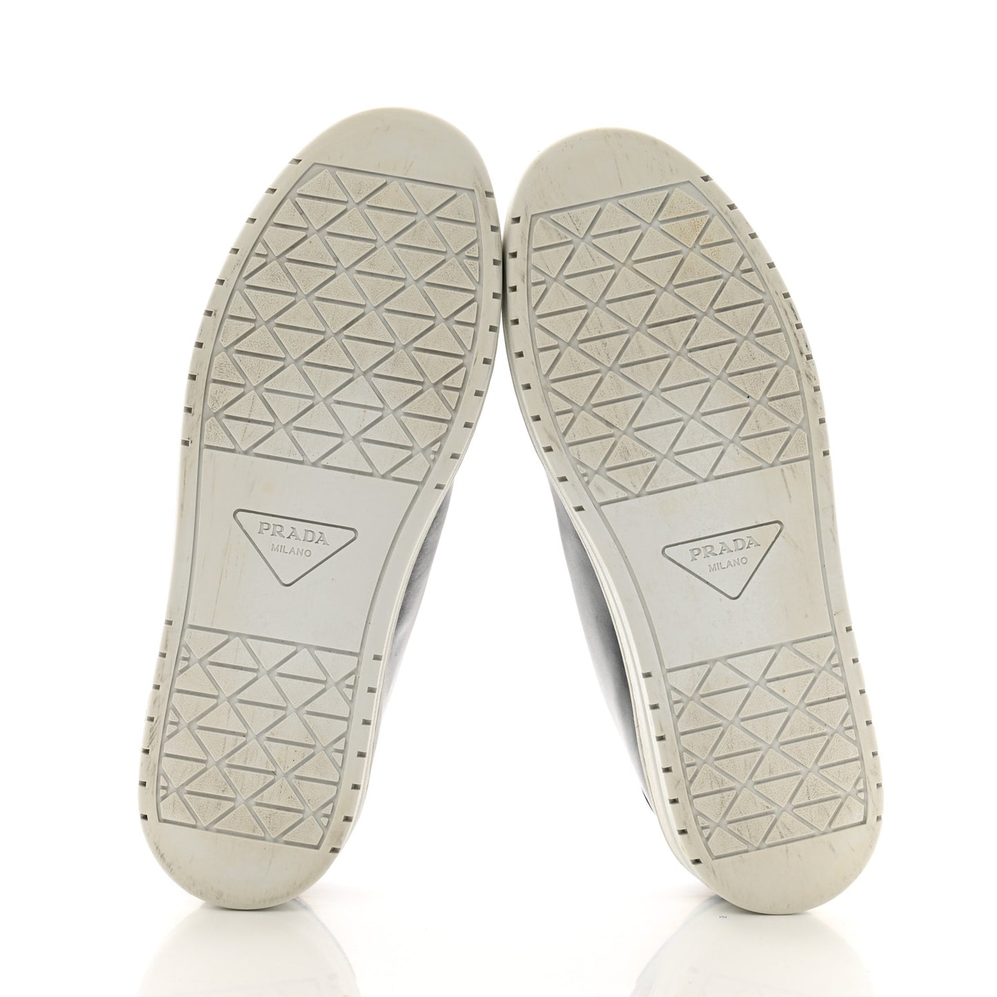 Vitello Soft Metal Triangle Logo Womens Edge Low Top 30mm Sneakers 39 Black White