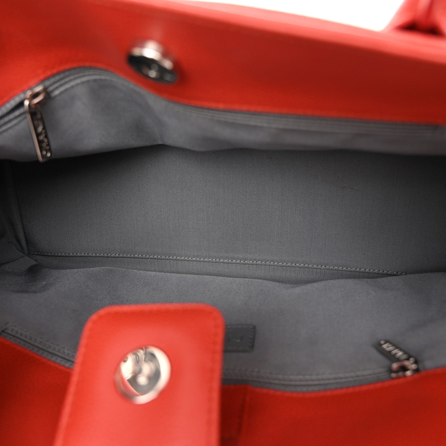 Calfskin Small Cerf Executive Shopper Tote Red