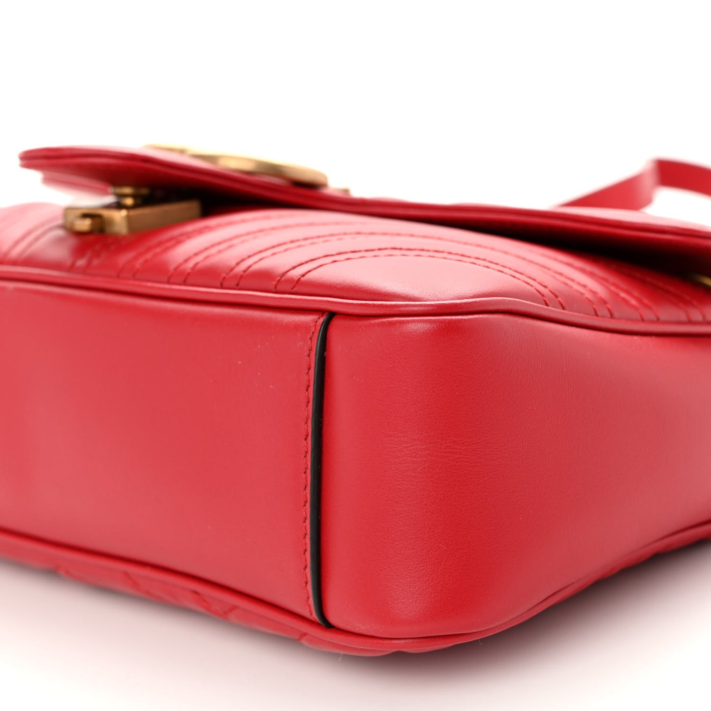 Calfskin Matelasse Small GG Marmont Shoulder Bag Hibiscus Red