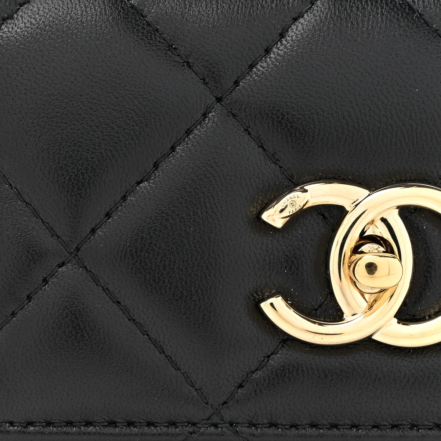 Lambskin Quilted Pearl Pyramid Clutch With Chain Black