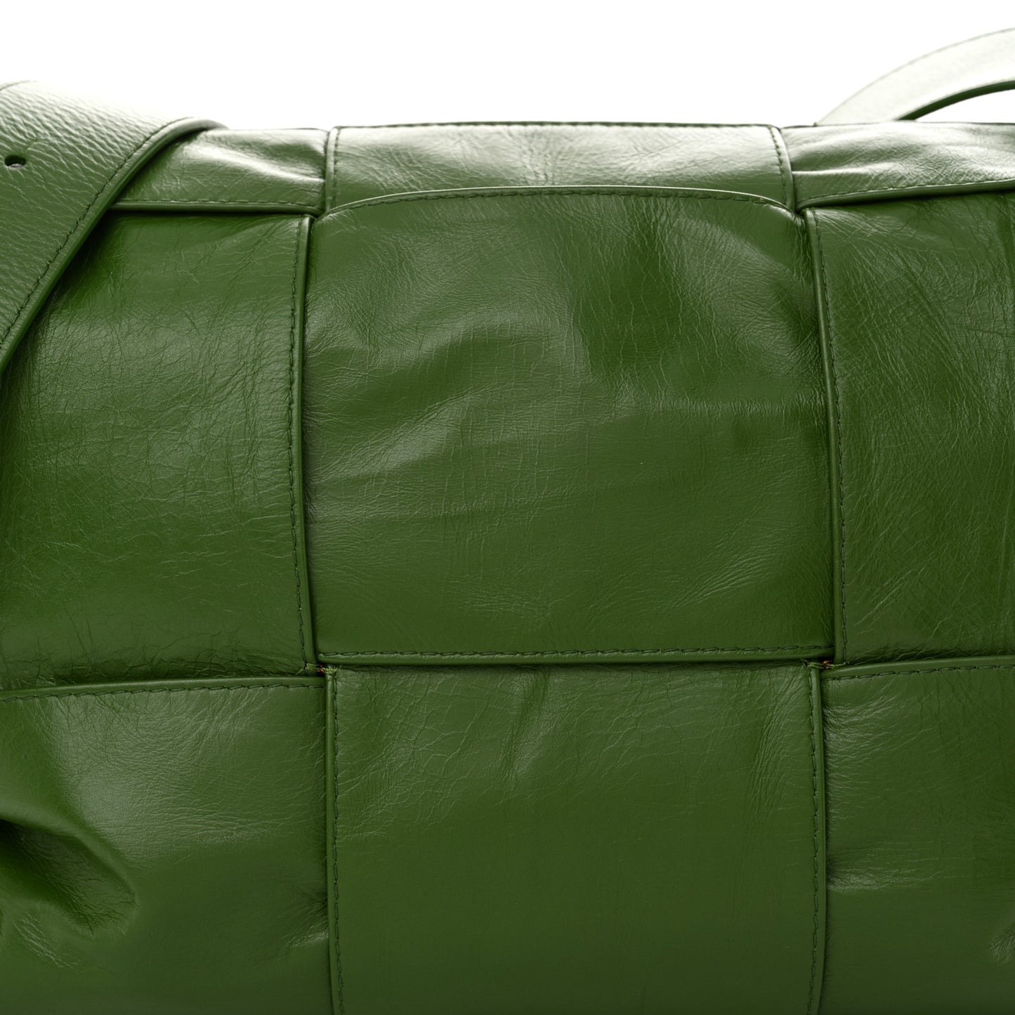 Paper Calfskin Maxi Intreccio Medium Arco Camera Bag Avocado