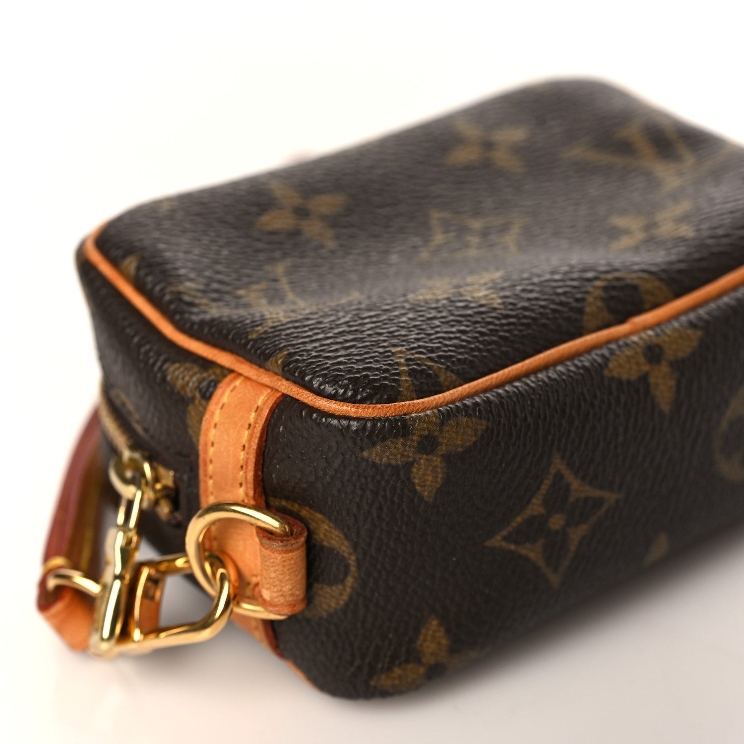 Louis Vuitton Monogram Wapity 7 of 8