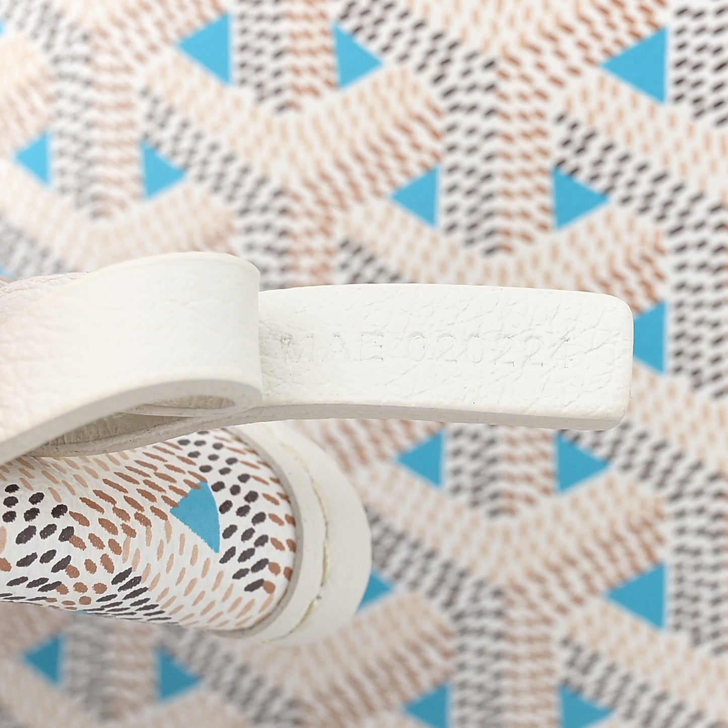 Goyardine Saint Louis Claire Voie GM White Opaline