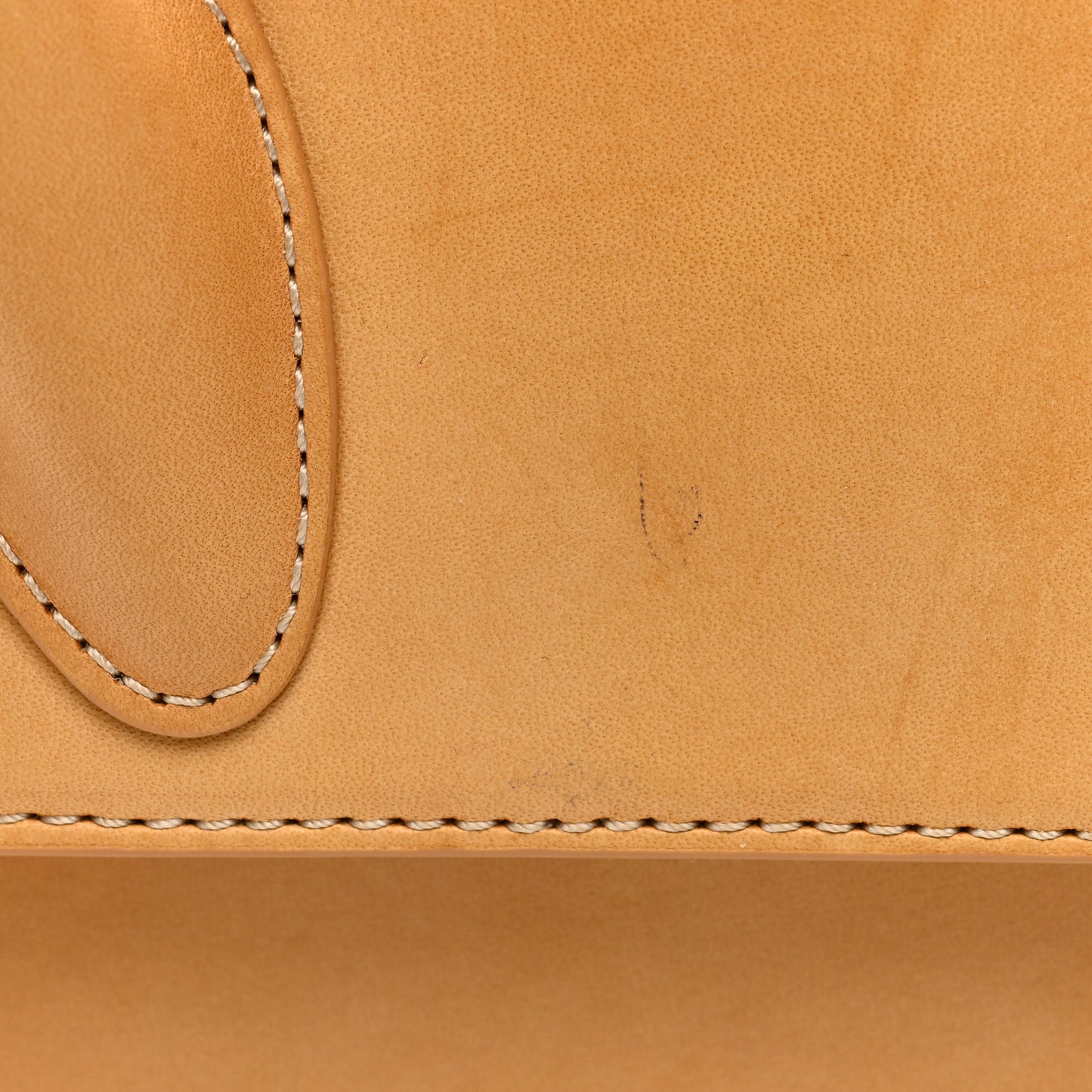 Calfskin Le Chiquito Moyen Light Brown
