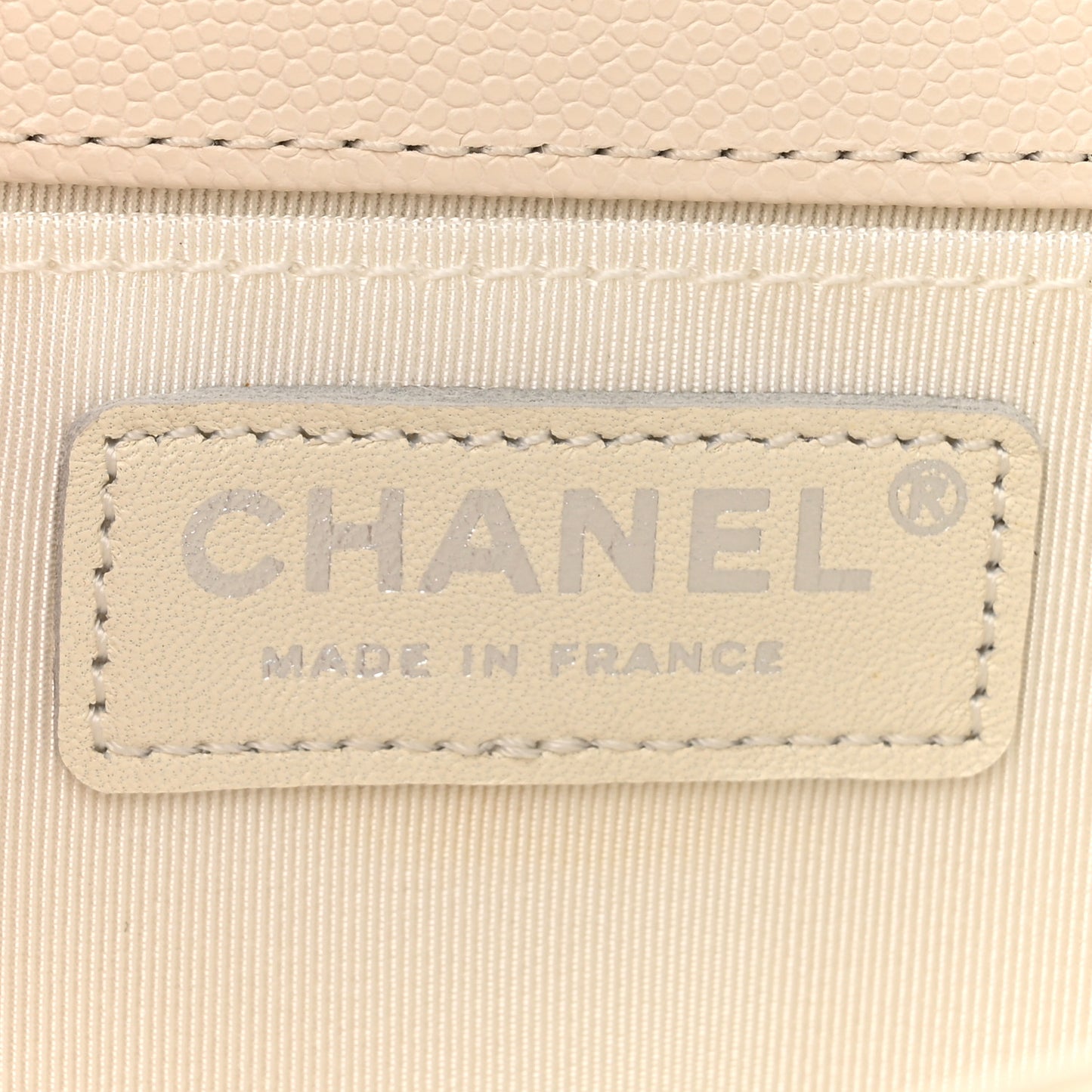 Caviar Quilted Medium Boy Flap Ivory