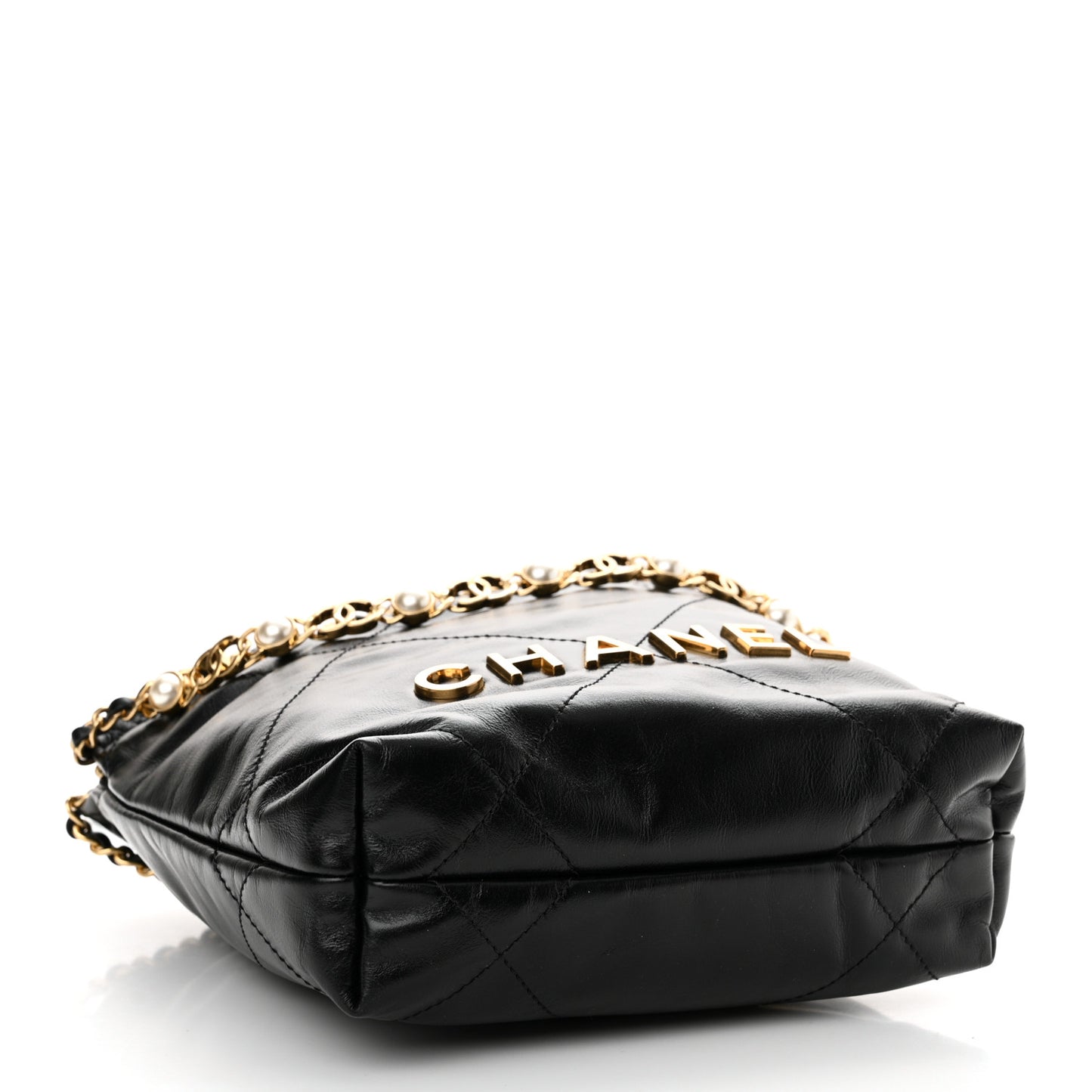 Shiny Calfskin Quilted Pearl CC Chain Mini Chanel 22 Black